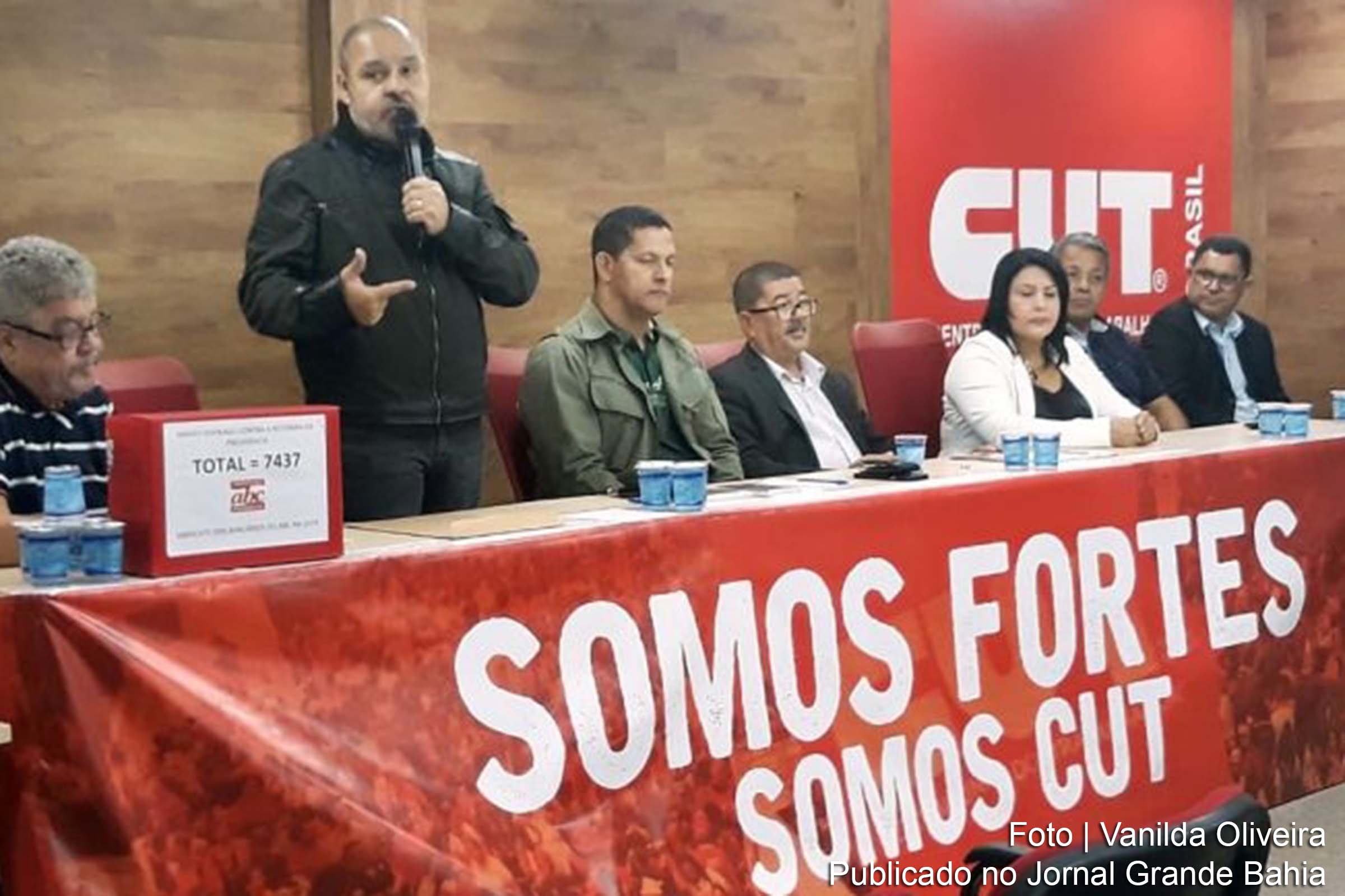 Trabalhadores em transportes estão na greve geral de 14 de junho.