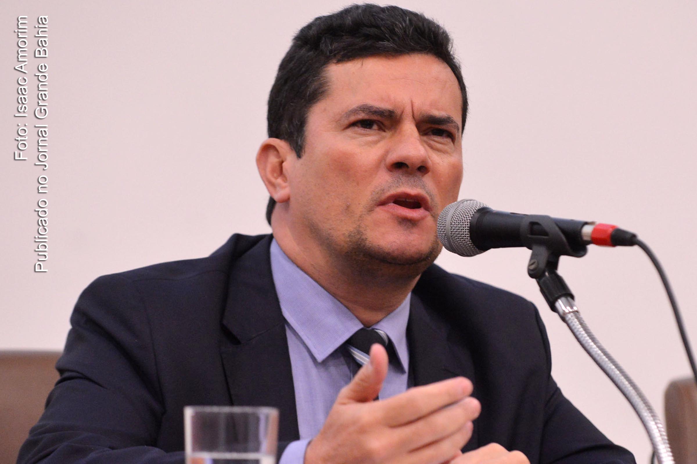 Sérgio Moro, ministro da Justiça e Segurança Pública do Governo Bolsonaro. Reportagens do The Intercept revelam possível conluio na atuação do então juiz no âmbito do Caso Lava Jato, com a finalidade de ganho de poder pessoal.