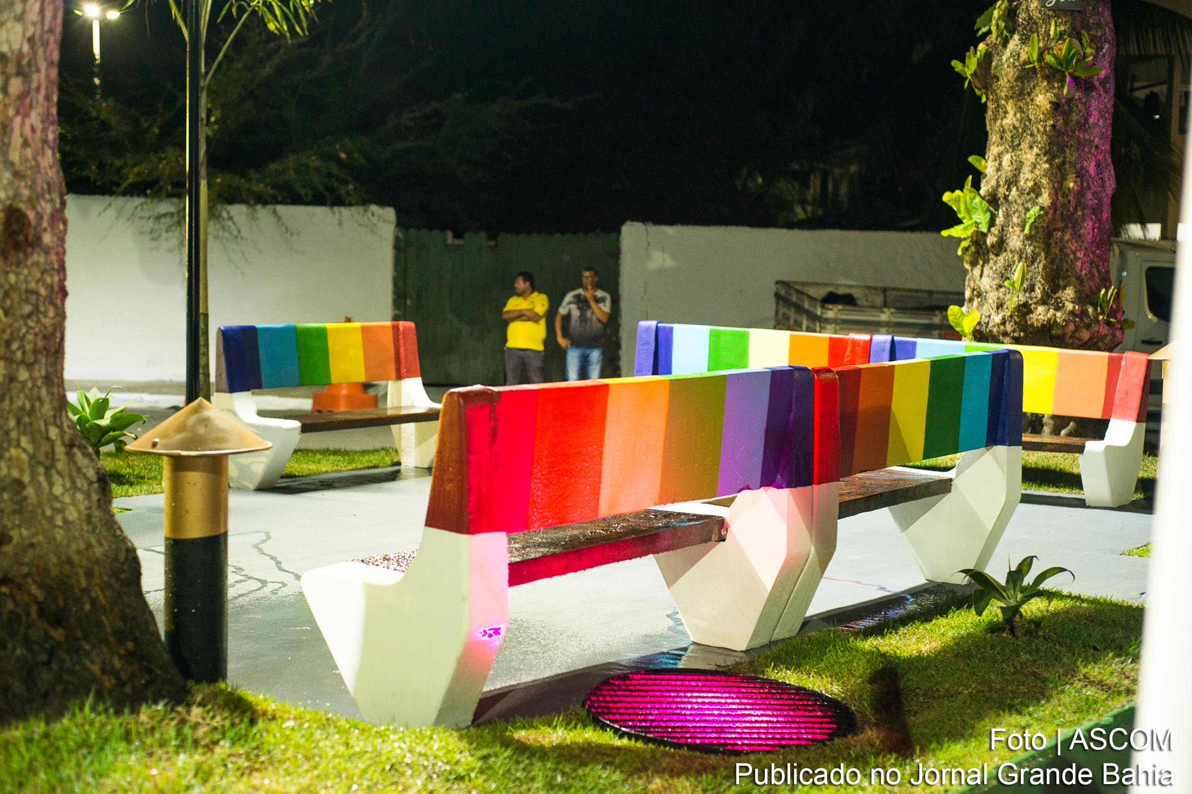 Em Madre de Deus, Praça dos Gays é destaque no Jornal Folha de S. Paulo