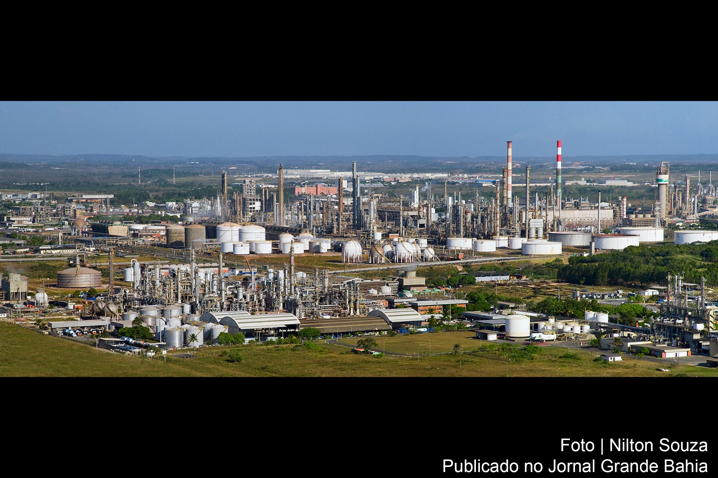 Vista panorâmica do Polo Petroquímico de Camaçari.