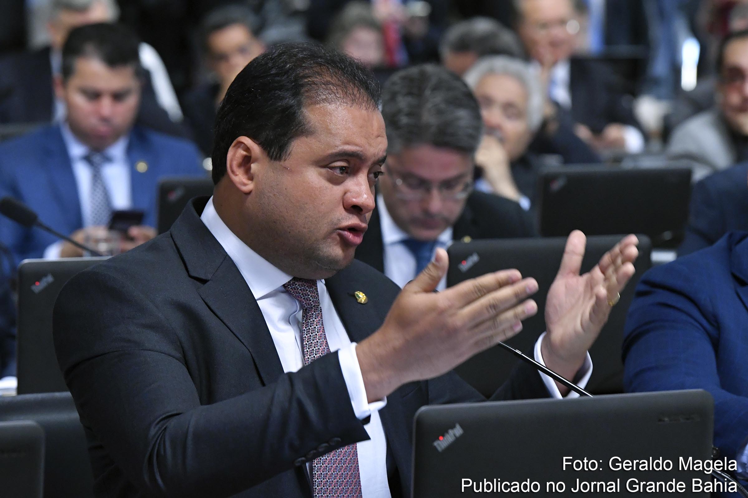 Weverton Rocha (PDT-MA), senador da República, cobra afastamento de Sérgio Moro do cargo de ministro da Justiça, para que possa ser investigado de forma independente.