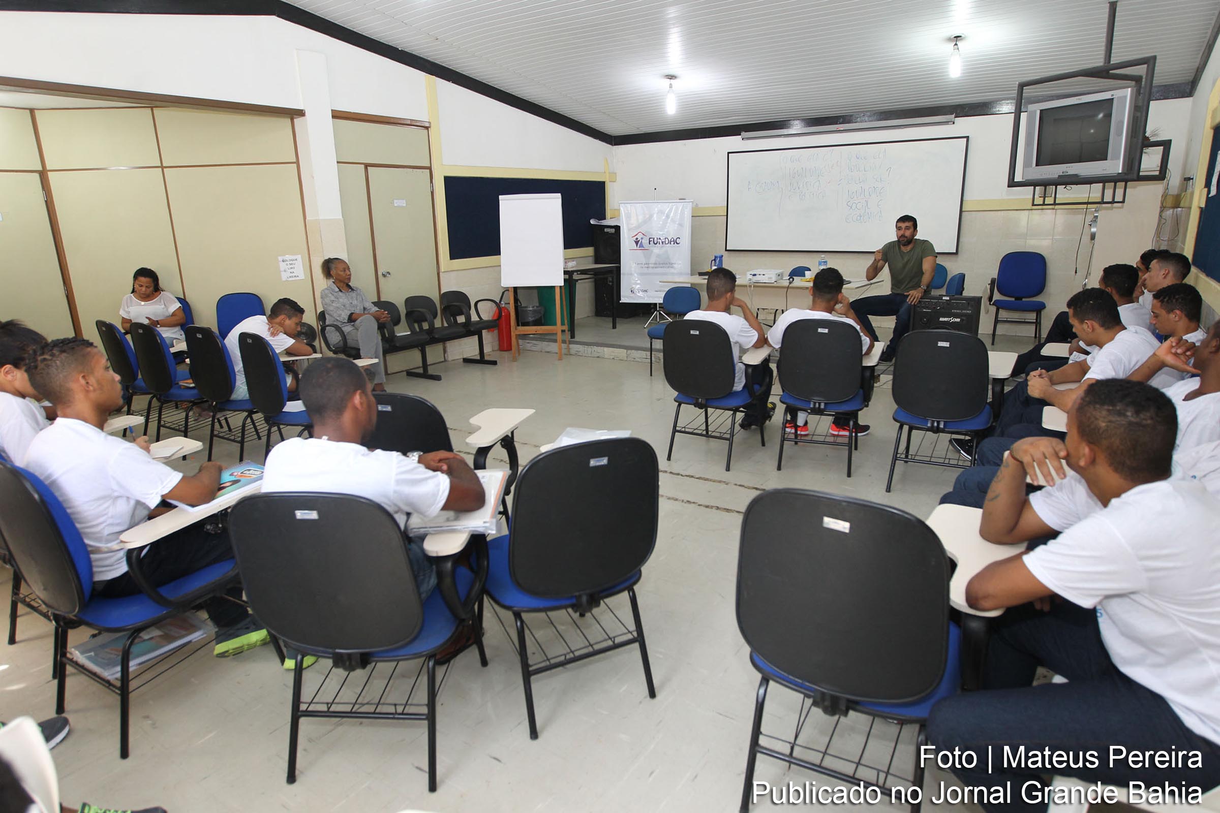 Alunos da rede estadual da Bahia tem oportunidade de revisar conteúdos para o ENEM.
