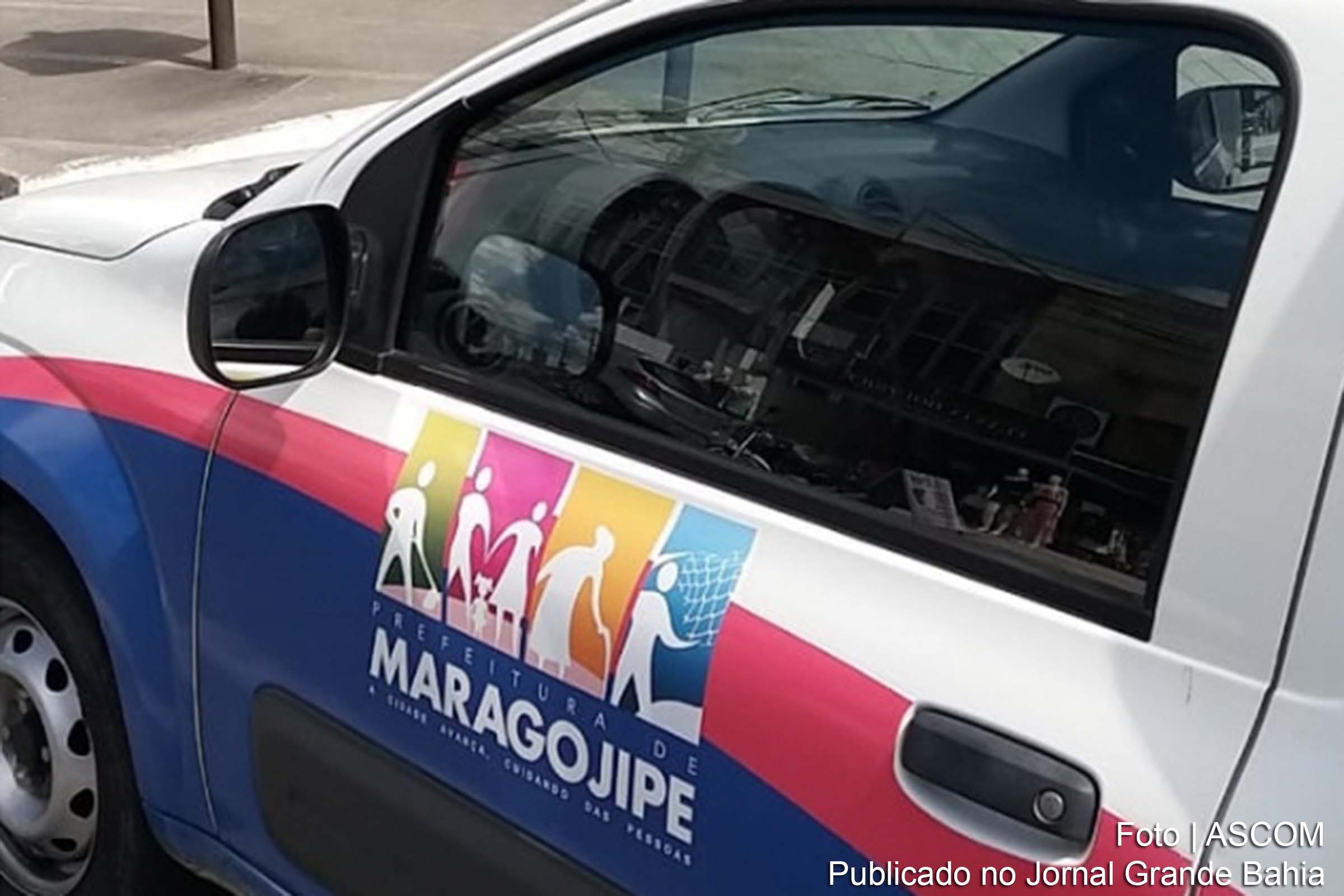 Ambulância do município de Maragojipe foi notificada por estacionar em local indevido. O veículo estacionado em vaga para deficientes, não transportava pacientes no momento da infração.