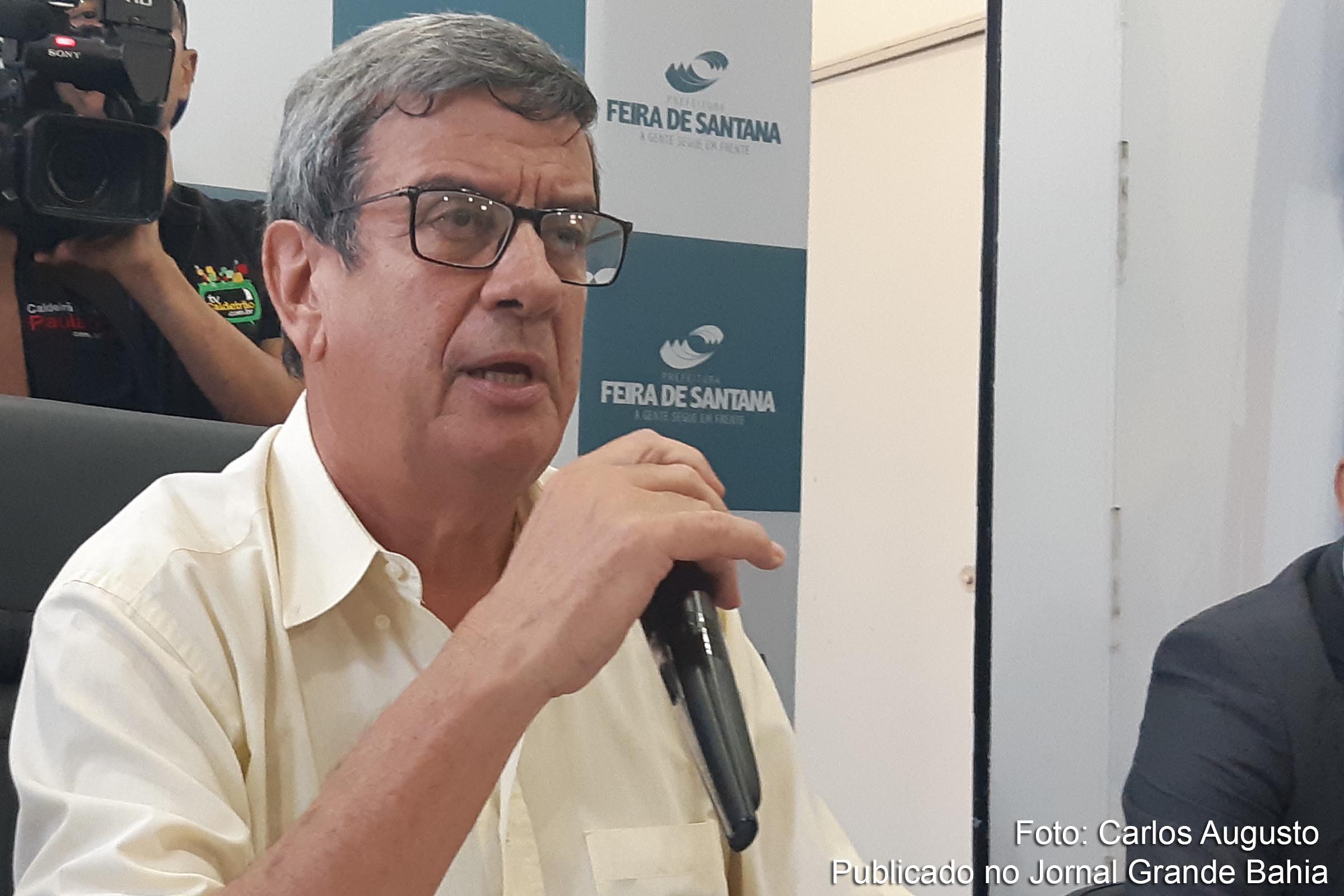 Colbert Martins Filho (MDB), prefeito de Feira de Santana, destaca investimentos no Hospital Inácia Pinto dos Santos.