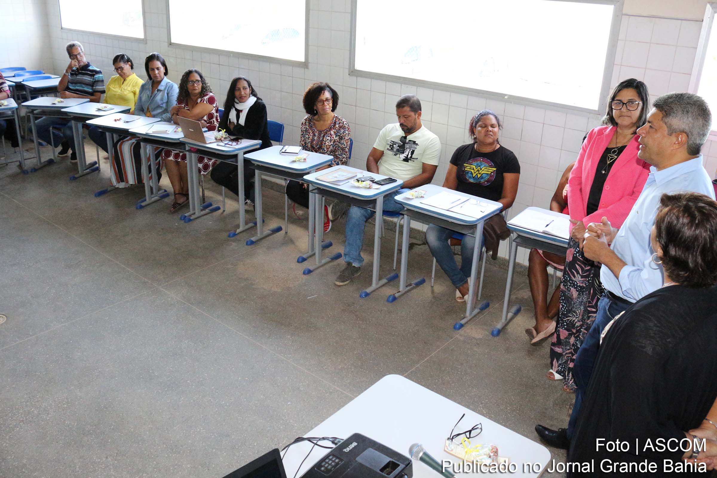Secretário estadual Jerônimo Rodrigues palestra no Colégio Estadual Professora Nadir Araújo Copque, em Seabra.