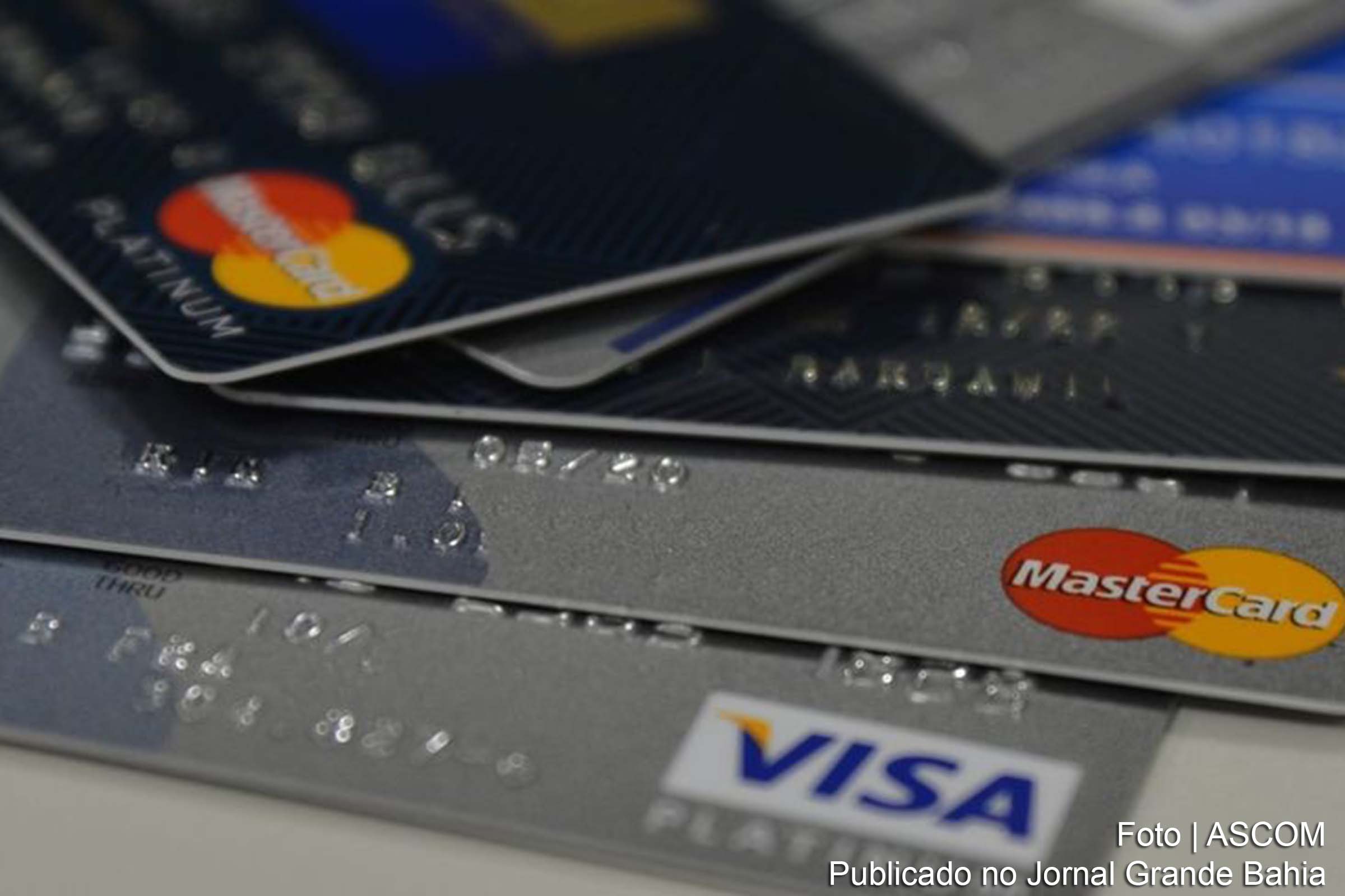 Pesquisa revela que valor médio da dívida do brasileiro é de R$ 3.252,70, equivalente a mais de três vezes o valor do salário mínimo no país.