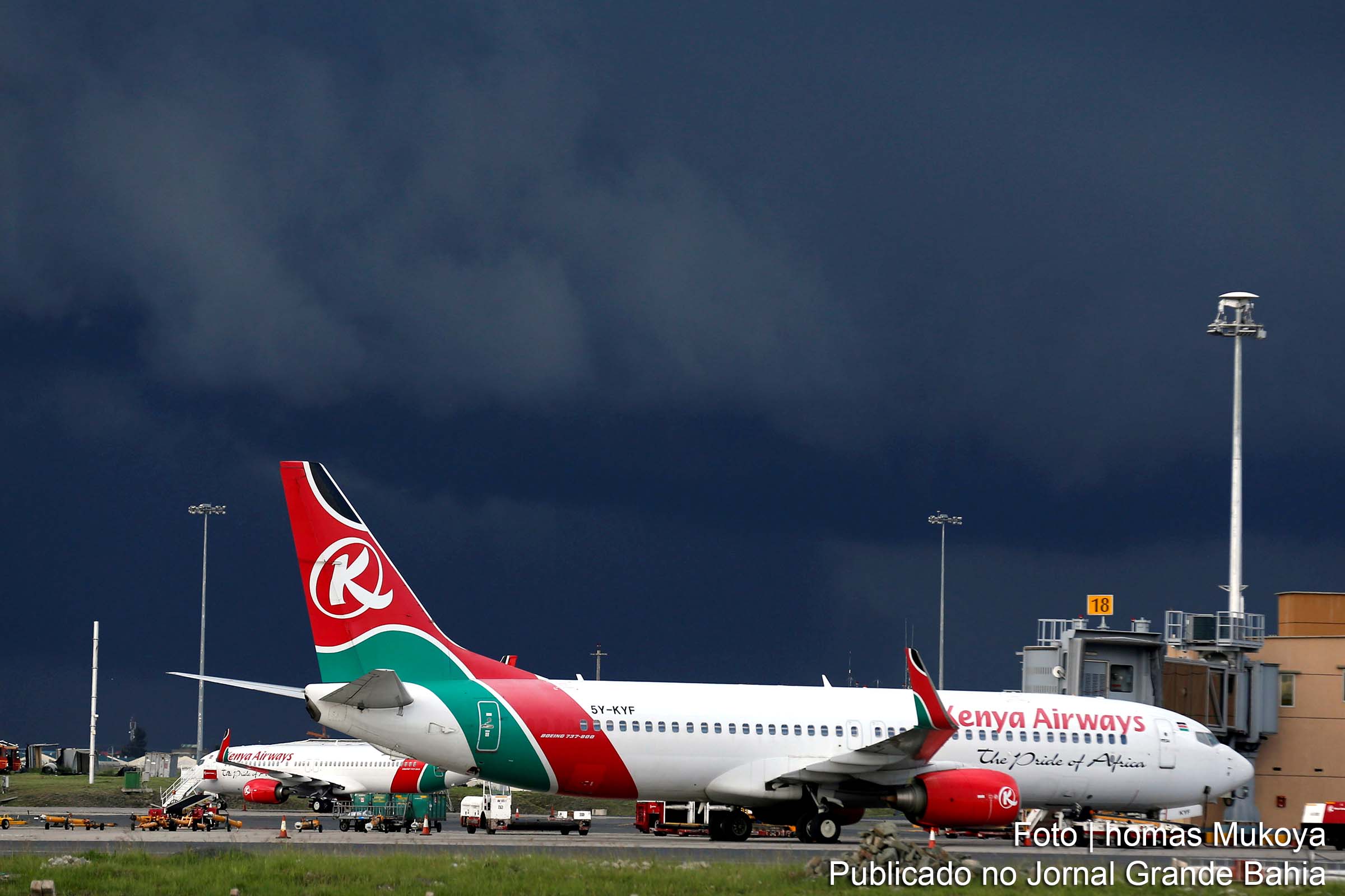 Avião Kenya Airways no trajeto Nairobi-Londres.
