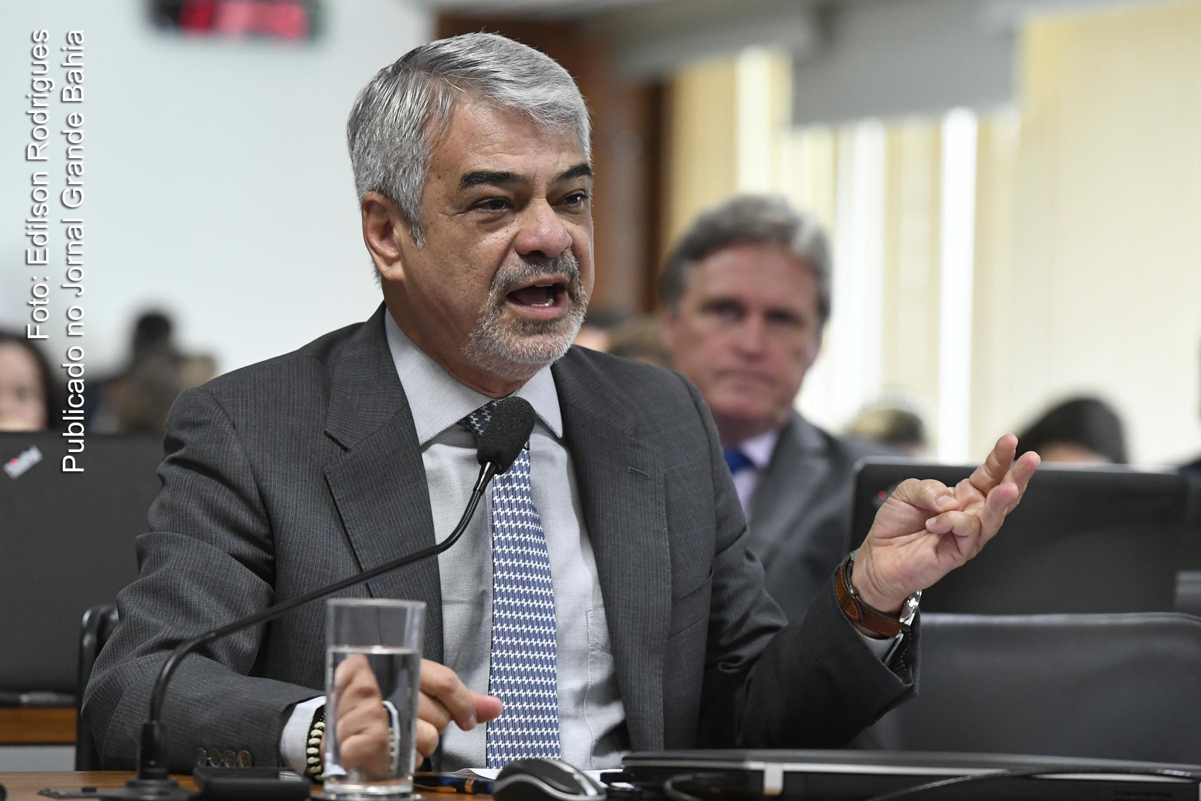 Humberto Costa: em 2018, a perseguição se intensificou para evitar que o líder nas pesquisas eleitorais, o ex-presidente Lula, disputasse o pleito.