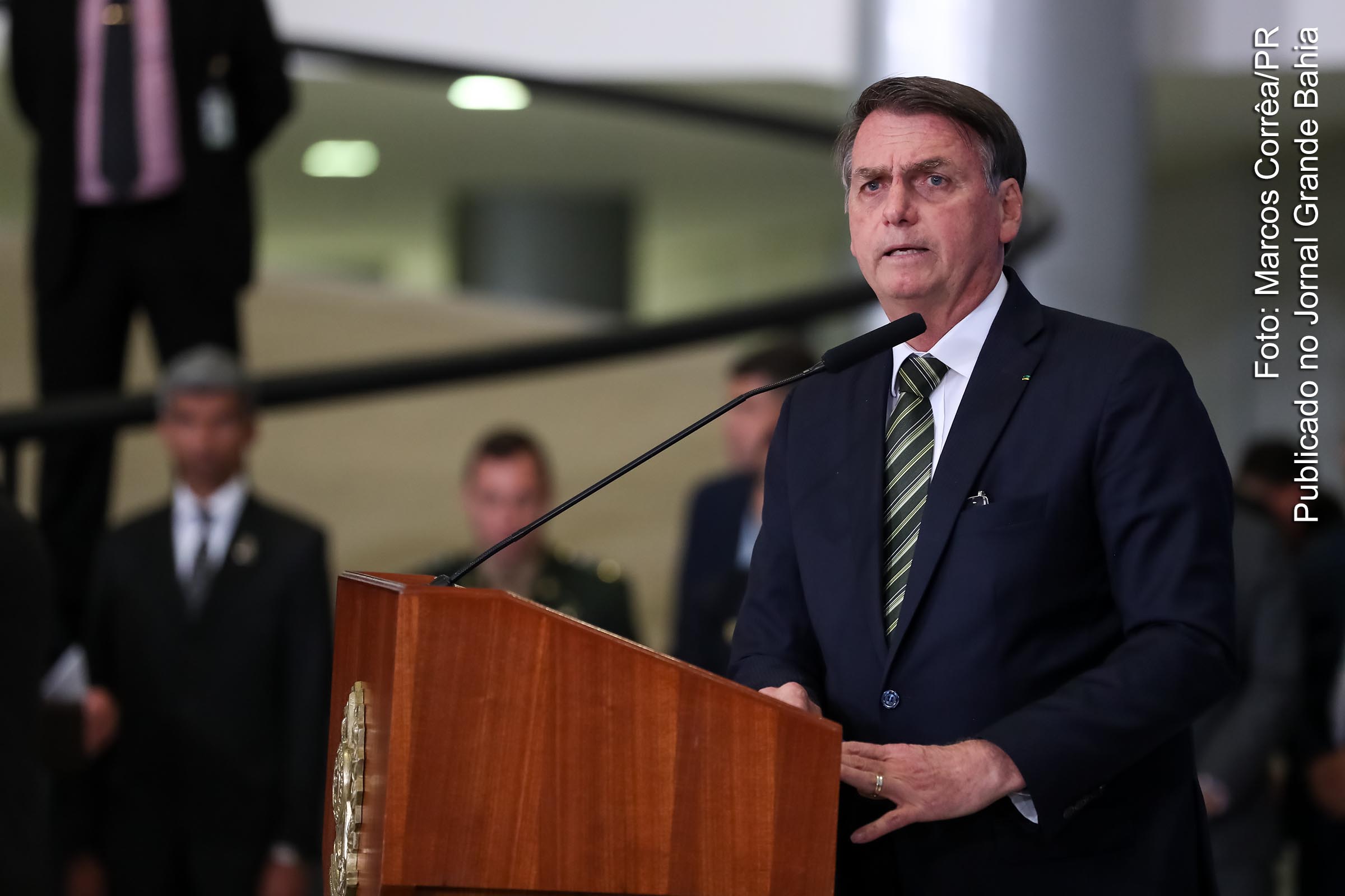Jair Bolsonaro, presidente da República, implementa política de retrocesso na educação. Nos últimos meses, MEC sofreu cortes que ultrapassam R$ 6 bilhões – correspondente a quase 25% do orçamento anual. Outros oito ministérios também sofrem novos bloqueios.