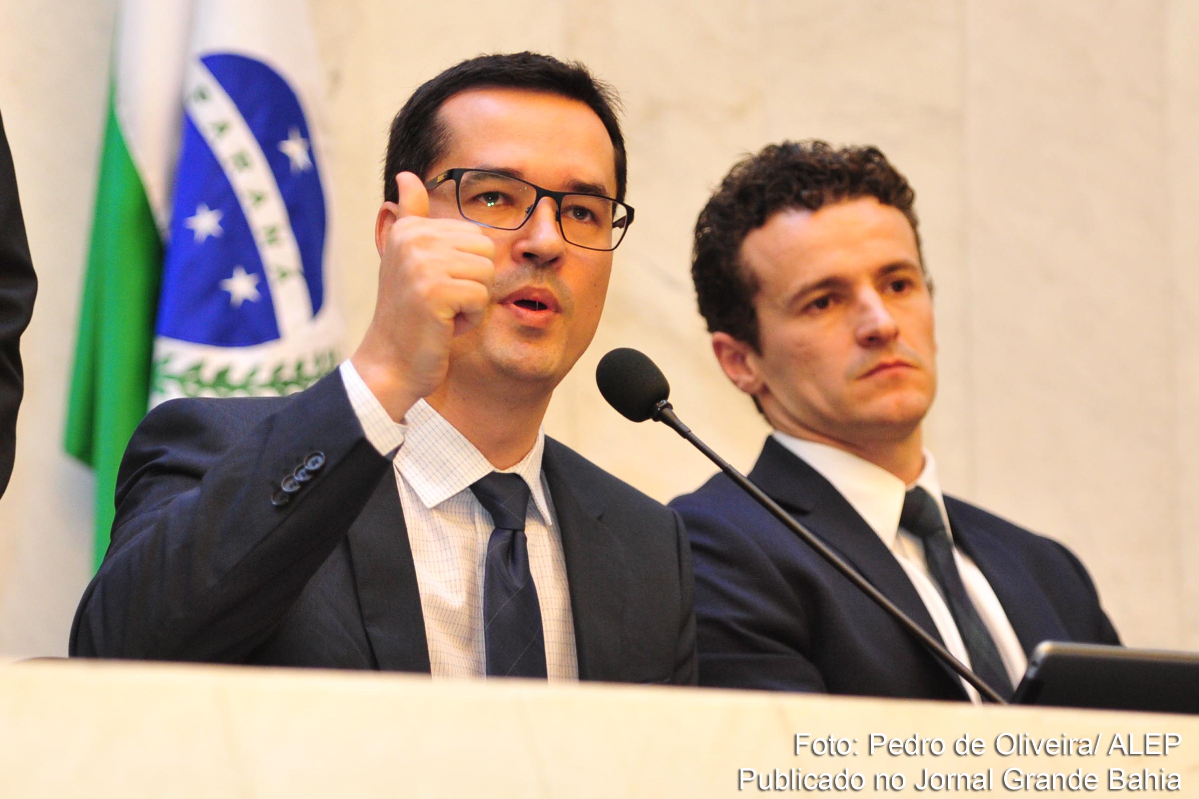 Procuradores da República Deltan Dallagnol e Roberson Pozzobon são alvo de notícia-crime apresentada por parlamentares ao STF