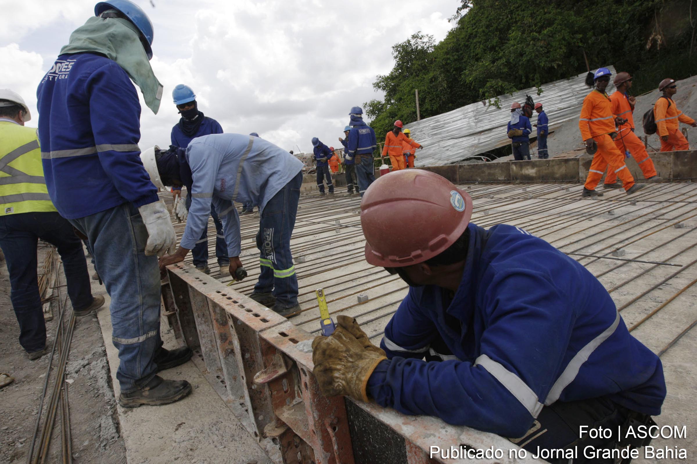 Trabalhadores do setor da construção civil.
