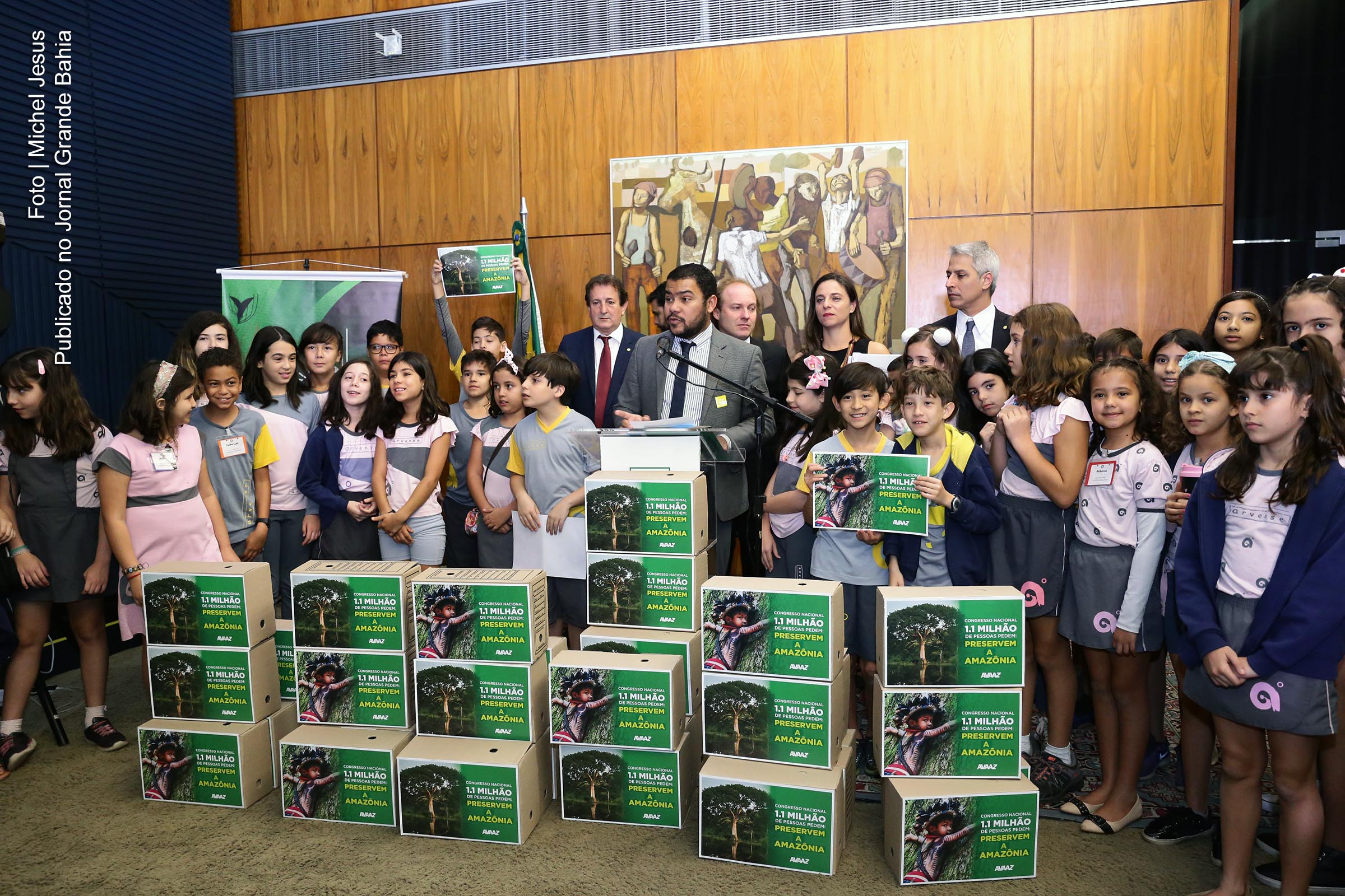 Governo Bolsonaro e o Genocídio na Natureza: Câmara dos Deptuados recebe abaixo-assinado contra desmatamento ilegal da Amazônia