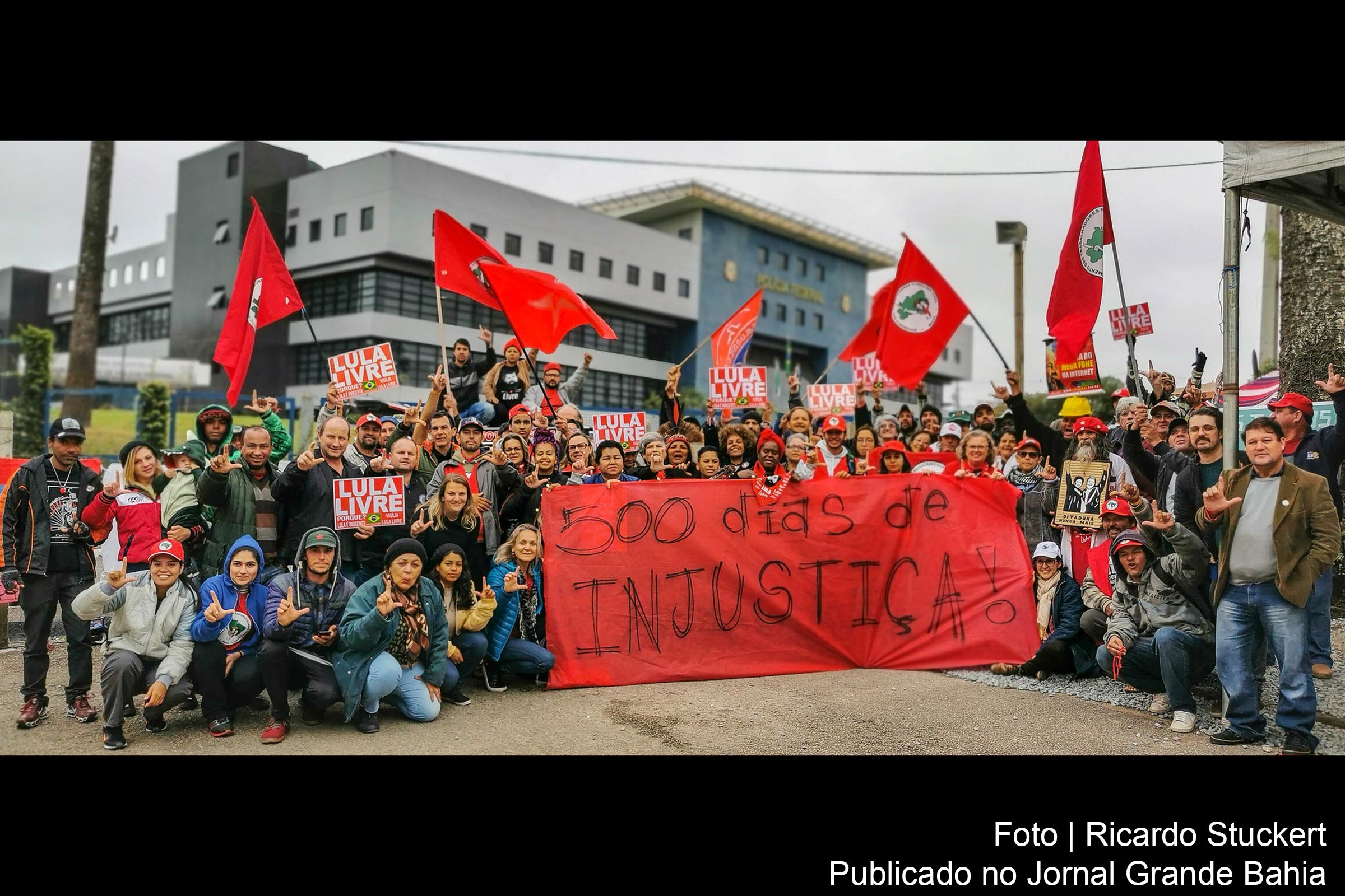 “Boa tarde, presidente Lula!” na Vigília Lula Livre, em Curitiba, nos 500 dias de luta, resistência e de solidariedade ao ex-presidente Lula, nesta terça-feira (20/08/2019).