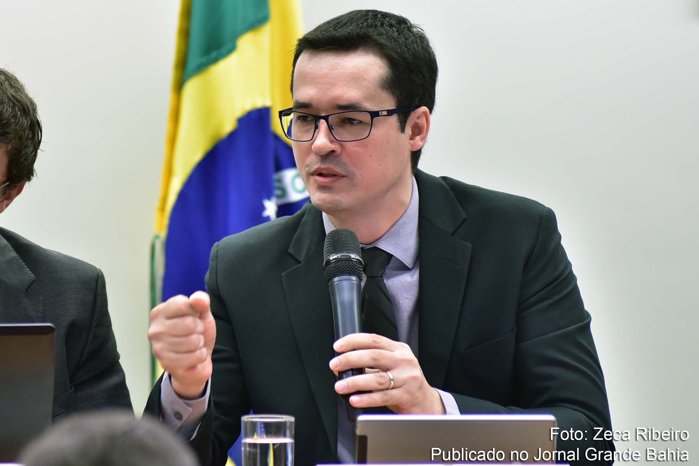 Chefe da força-tarefa do Caso Lava Jato, procurador da República Deltan Martinazzo Dallagnol é acusado de praticar crimes contra o Estado de Direito, a Democracia e a organização do Judiciário e do MPF.