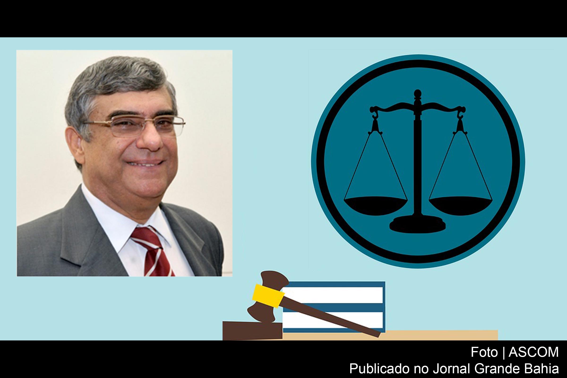 Natural de Itabuna, João Augusto Alves de Oliveira de Pinto formou-se em Direito pela Universidade Federal da Bahia (Ufba) em 1977. Mestre em Direito, também pela UFBA, em 1997, ingressou na magistratura em 1986 e atuou nas comarcas de Santa Terezinha, Uruçuca, Feira de Santana e Itabuna, de onde foi promovido, por merecimento, para a capital em 1994. O magistrado foi eleito desembargador em maio de 2013, pelo critério de merecimento, de acordo com os pressupostos determinados pela Resolução nº 106 do Conselho Nacional de Justiça (CNJ). Na época, vinte e quatro juízes inscritos concorreram à vaga de mérito e passaram por um processo de seleção no qual os membros da Corte pontuaram os candidatos com base nos critérios de desempenho, produtividade presteza no exercício das funções, aperfeiçoamento técnico e adequação da conduta ao Código de Ética da Magistratura Nacional (CEMN/2008).