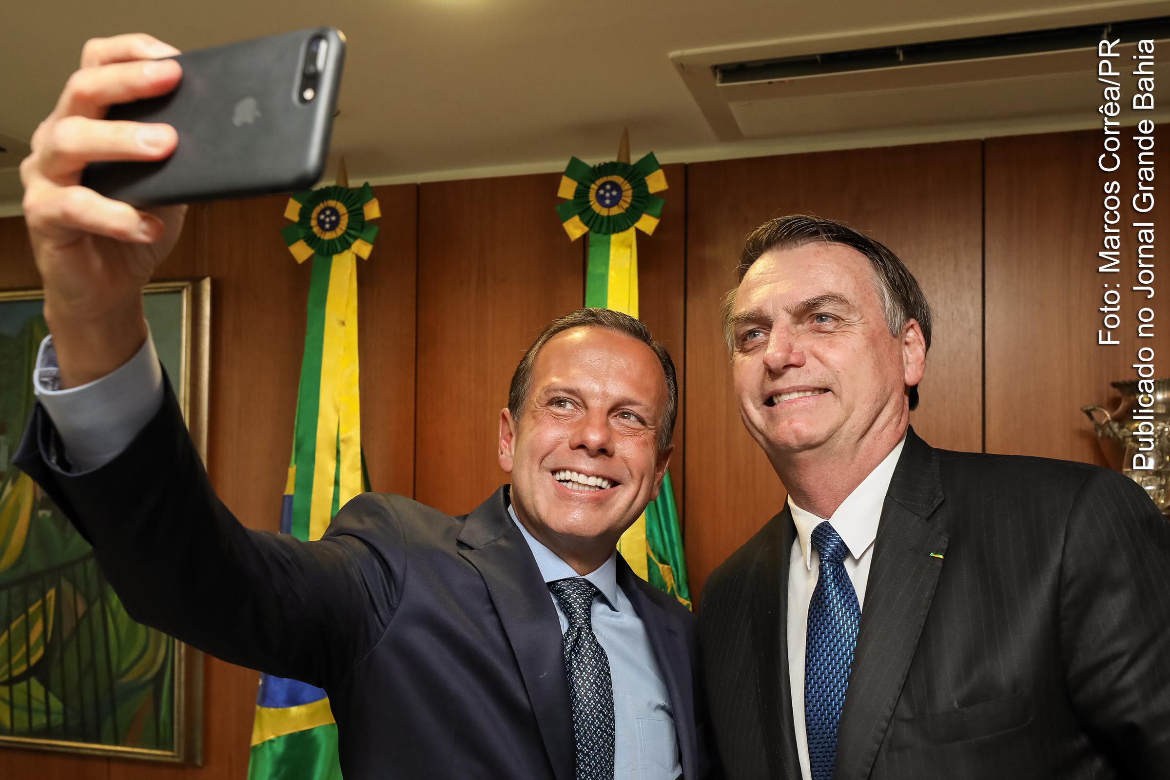Extremistas de direita em confronto: Jair Bolsonaro ironiza apresentador Luciano Huck e governador João Doria por compra de avião com dinheiro do BNDES