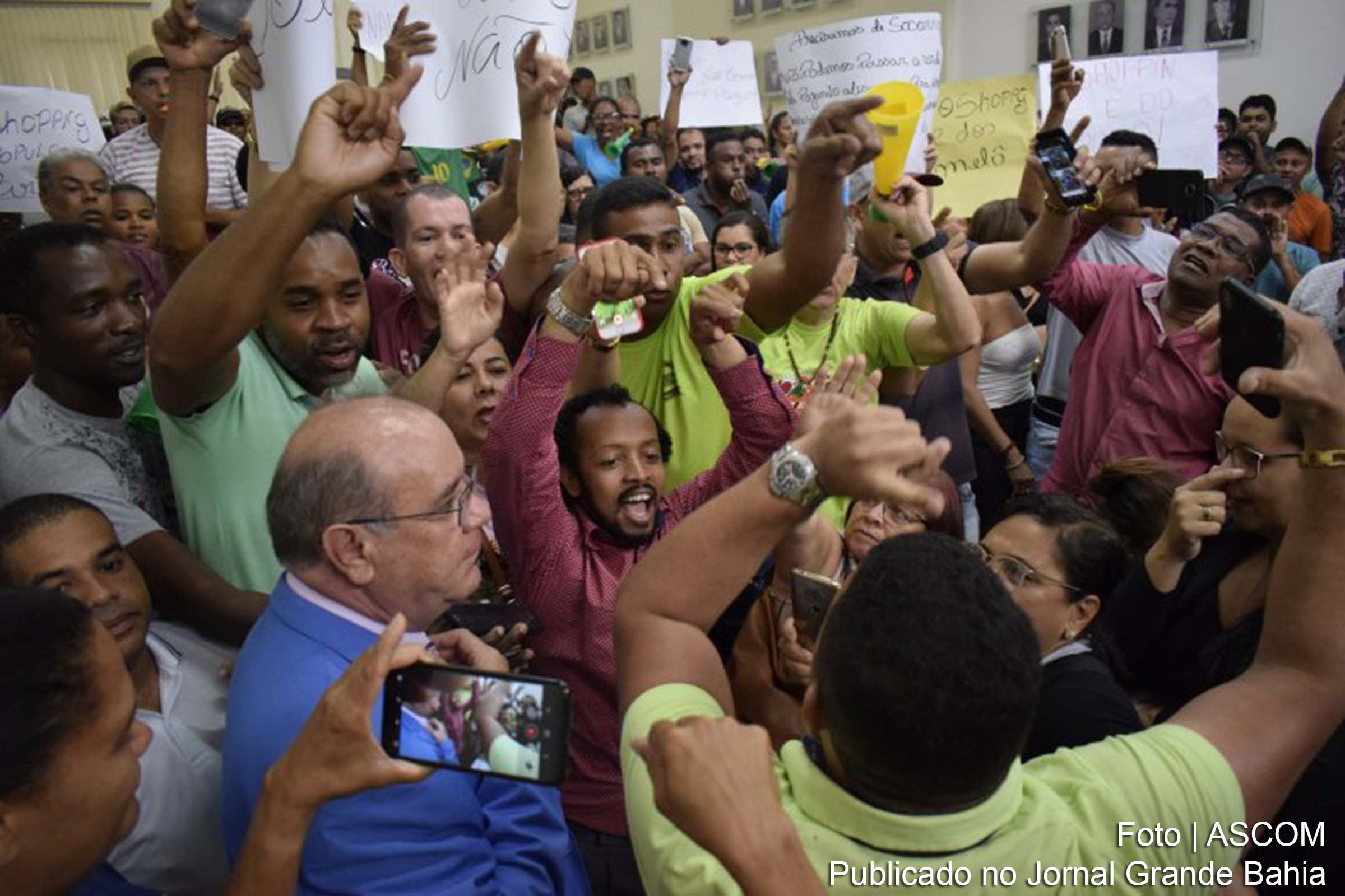 Presidente do Legislativo, vereador José Carneiro, durante a sessão ordinária desta segunda-feira.