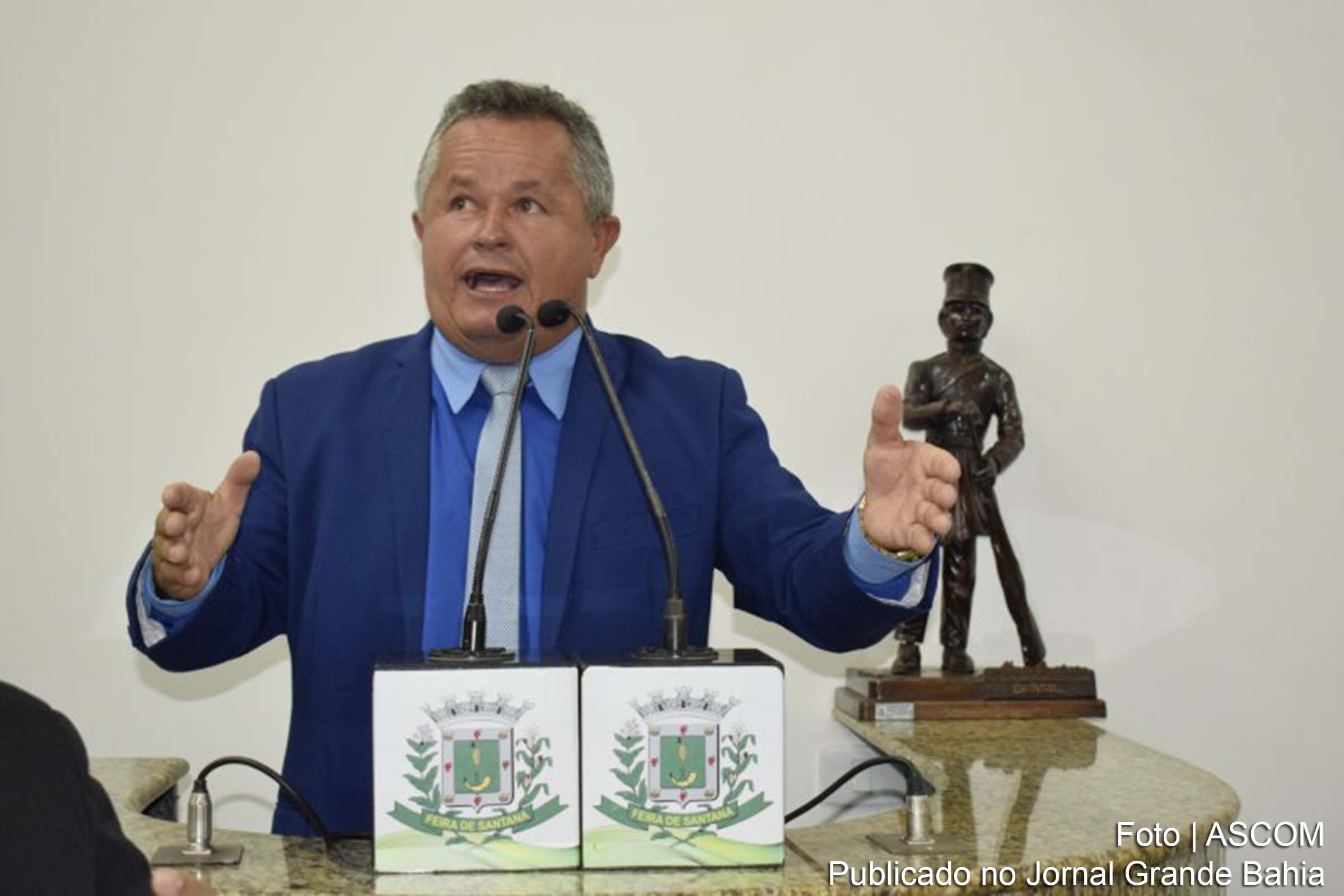 José Menezes (Zé Filé): acho que se a gente tivesse um prefeito de verdade e uma Câmara de Vereadores voltada para vocês, seria a solução.