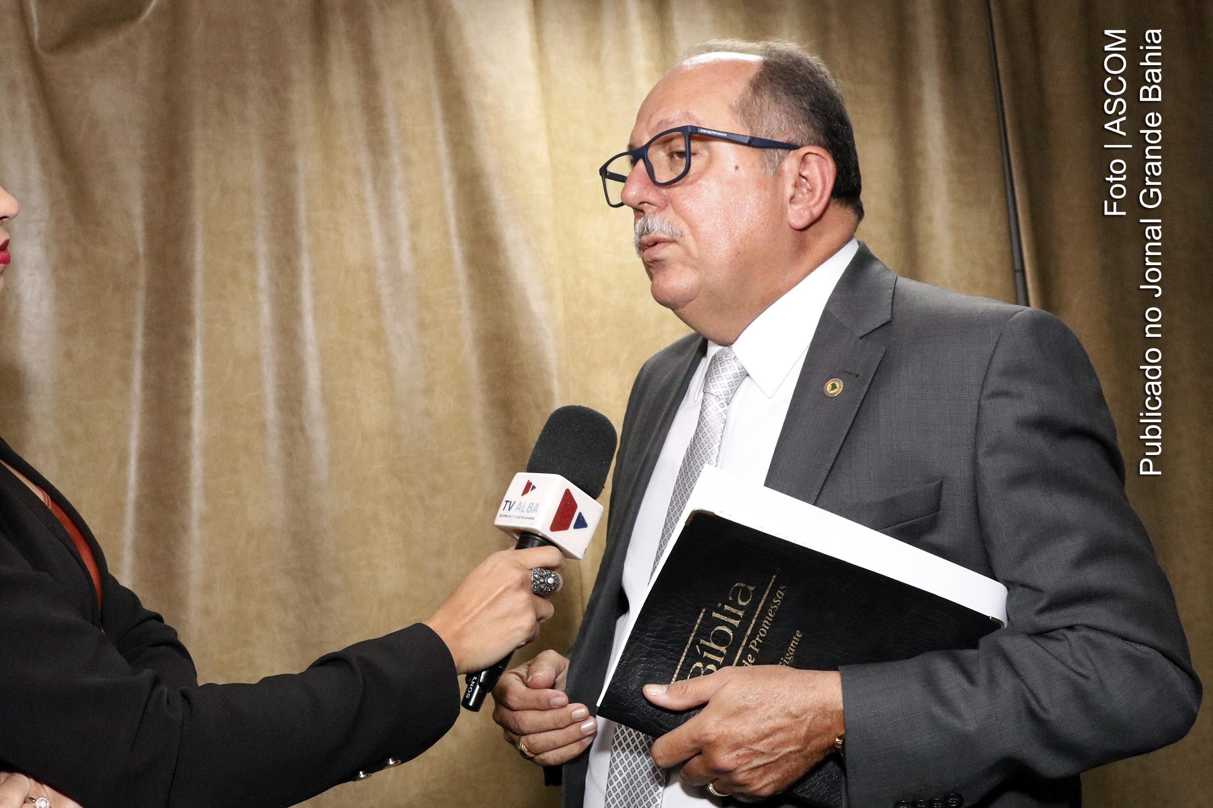 José de Arimateia (Partido Republicanos), deputado estadual, é contra a Portaria 352 do Governo da Bahia, porque ela objetiva fechar hospitais psiquiátricos.