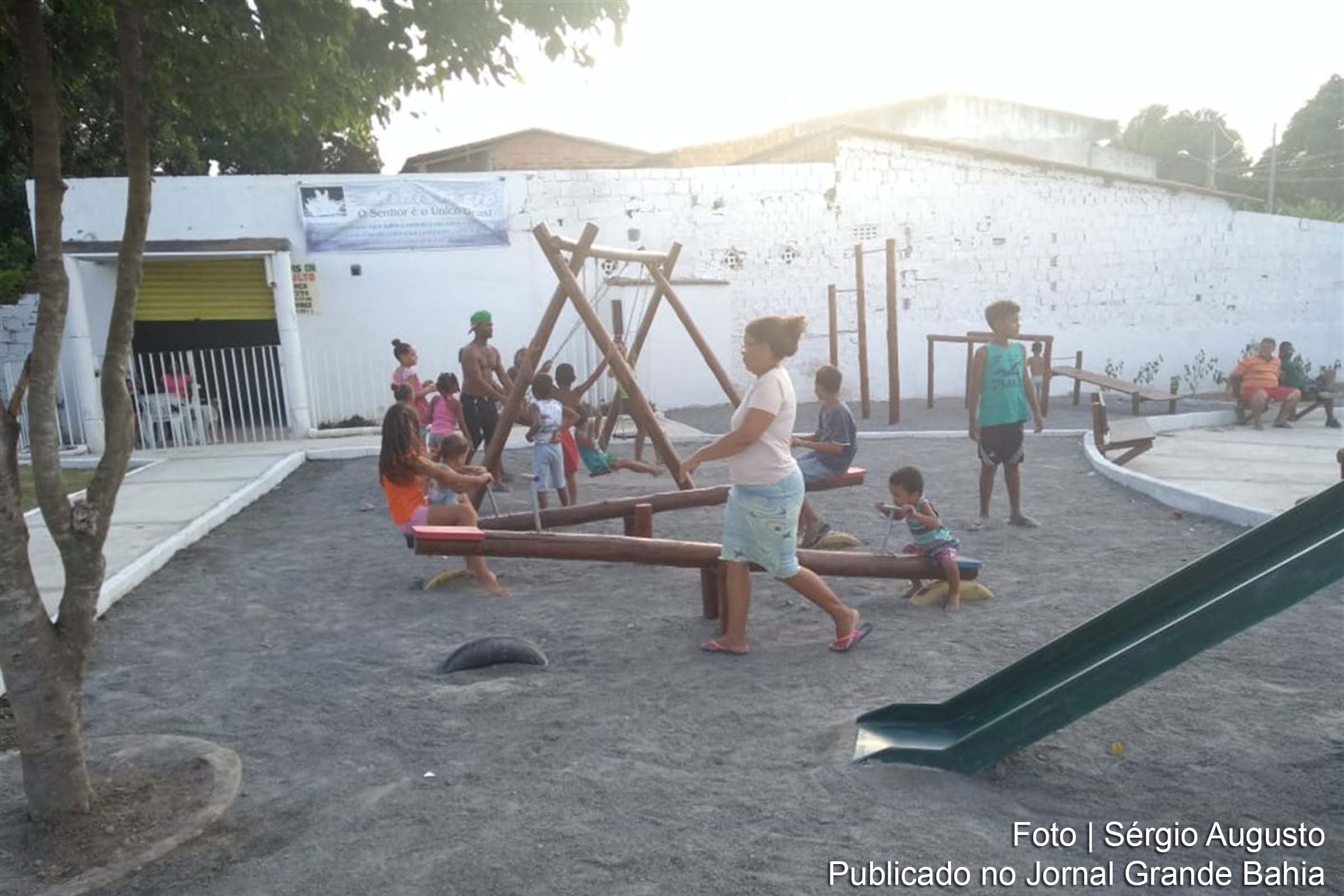 Requalificação da praça socioambiental Fonte dos Milagres no Bairro Gabriela.