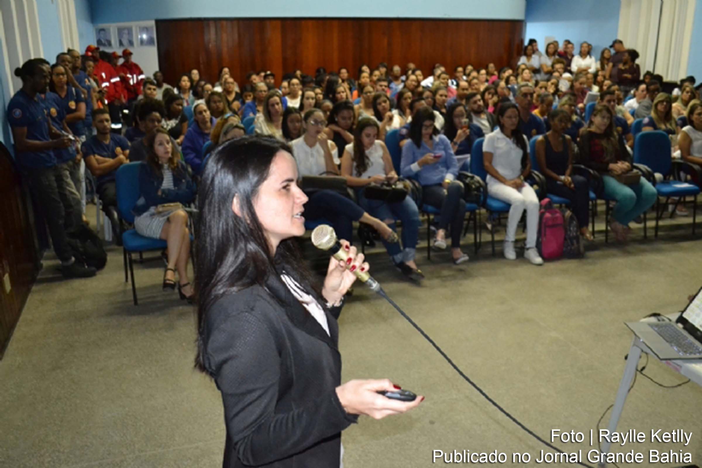 Pediatra Marina Vieira, que ministrou palestra em mais uma edição da Sessão Científica do SAMU de Feira de Santana.