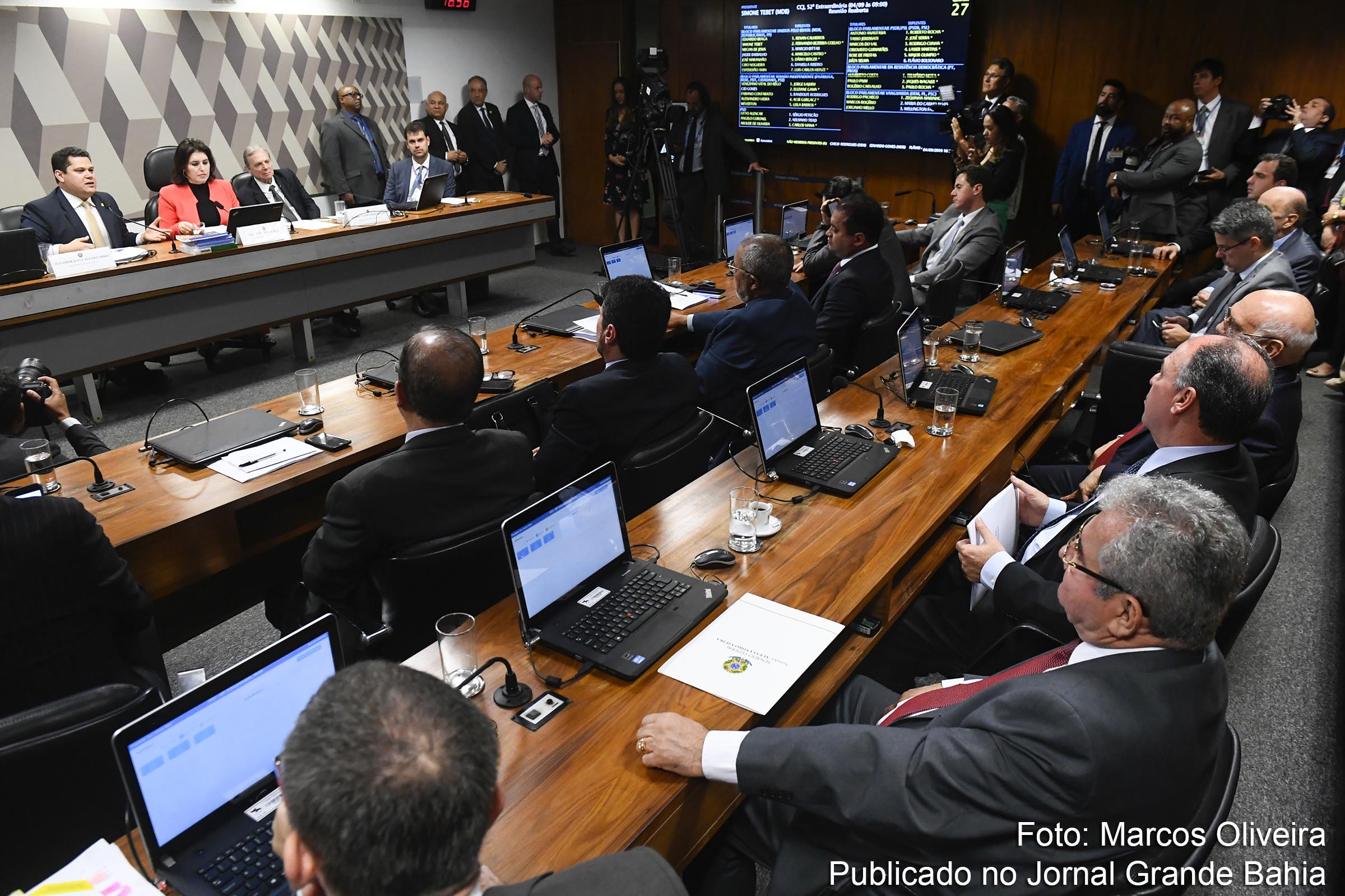 CCJ do Senado aprova PEC da Reforma da Previdência e chancela PEC paralela