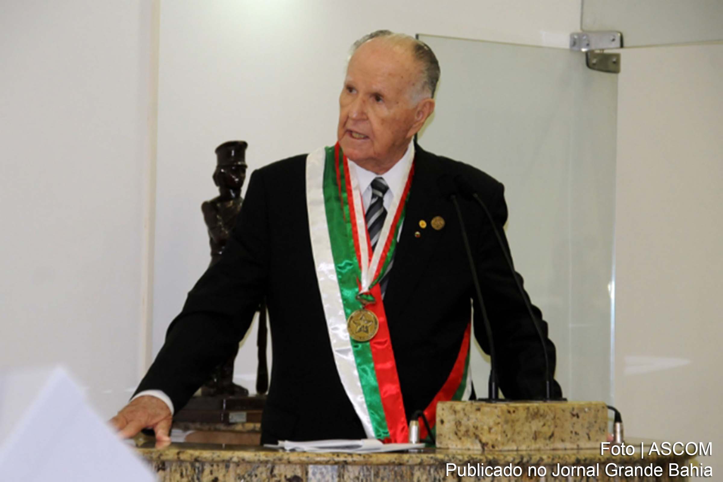 Professor Joselito Amorim, que completou 100 anos no último dia 4 de setembro, esteve presente na sua homenagem, compartilhando experiências com alunos e professores.