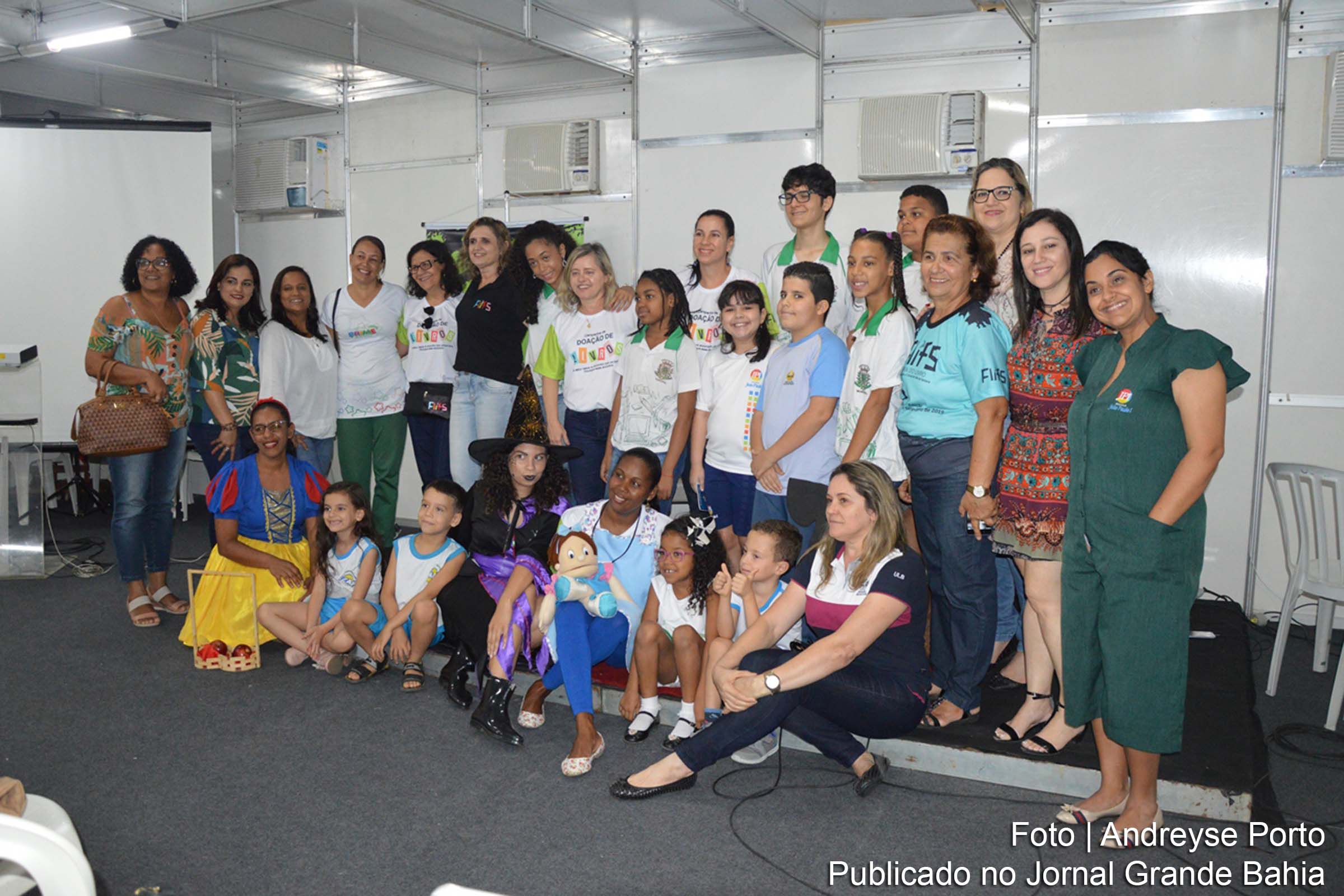 Professores e estudantes participaram da 12ª Feira do Livro, Festival Literário e Cultural de Feira de Santana.