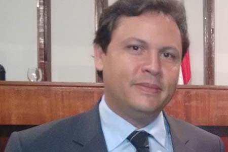 Pelo fortalecimento das habilidades dos alunos de 5º e 9º da Rede Municipal de Educação acerca de seu letramento em Língua Portuguesa e Matemática foi realizado encontro presidido pelo secretário de Educação Marcelo de Almeida Neves.