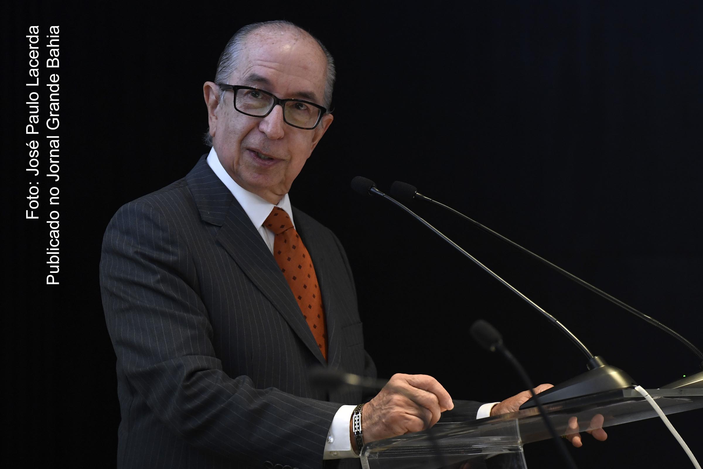 Marcos Cintra é demitido da secretária especial Receita Federal do Brasil, por ordem do presidente Jair Bolsonaro. Burocrata falhou em convencer parlamento a aprovar tributo baseado em movimentação financeira. Demissão ocorreu nesta quinta-feira (11/09/2019).