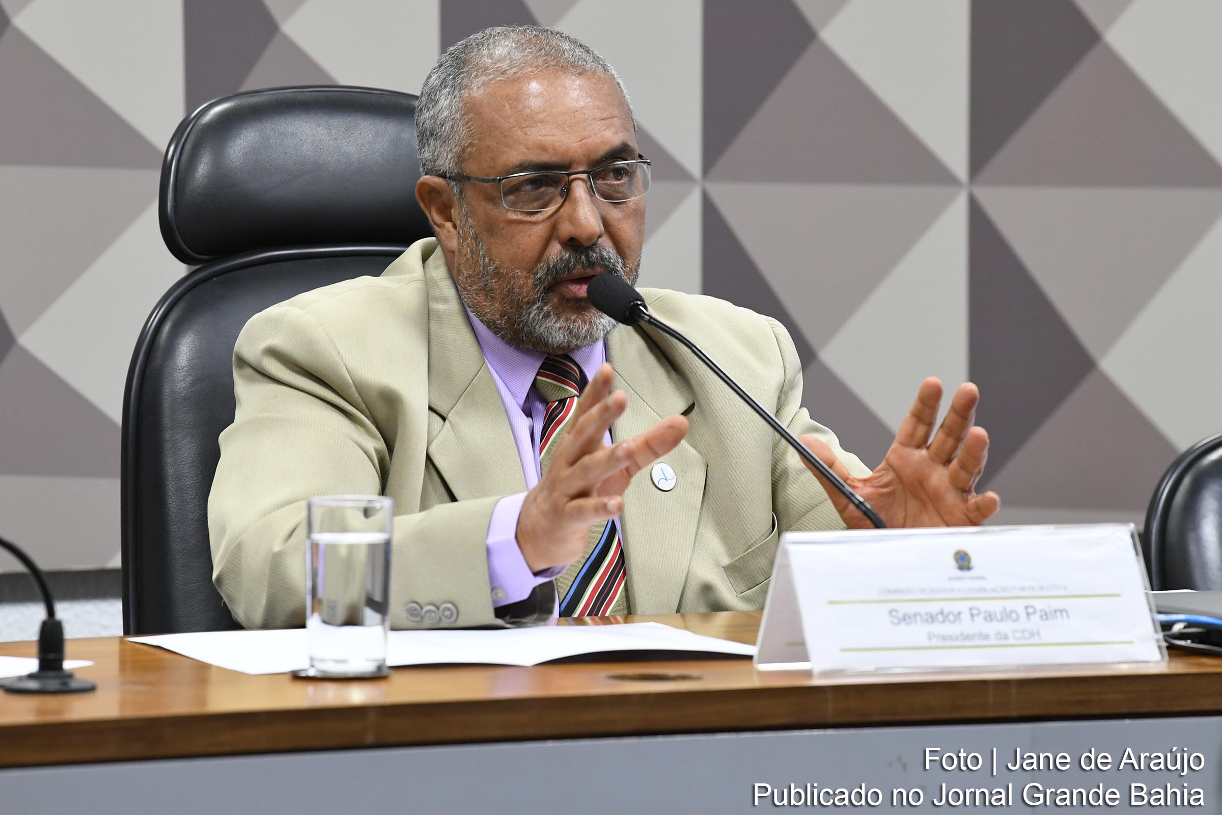 Medidas administrativas do Governo Bolsonaro desmonte do Estado, concordam debatedores na CDH do Senado