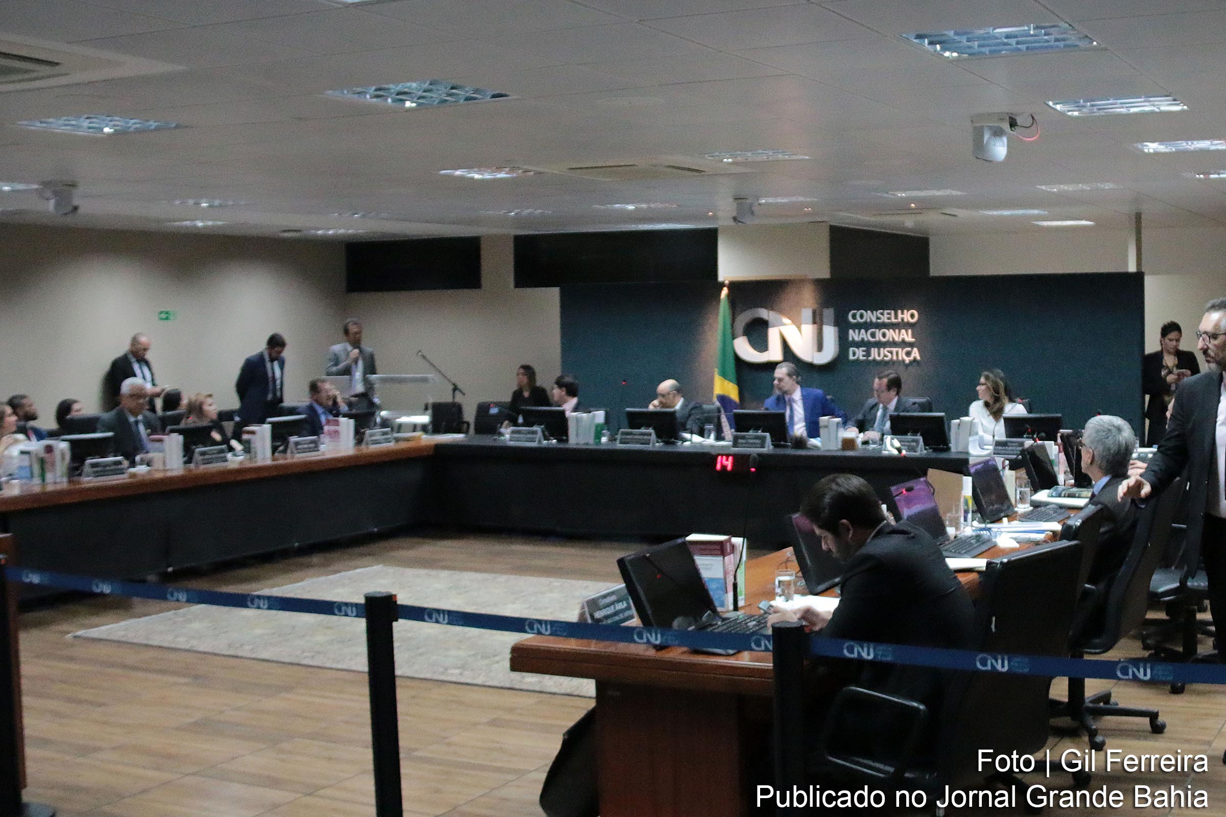 Plenário do CNJ determinou afastamento e instauração de PAD contra membros da Justiça do Trabalho da Bahia.