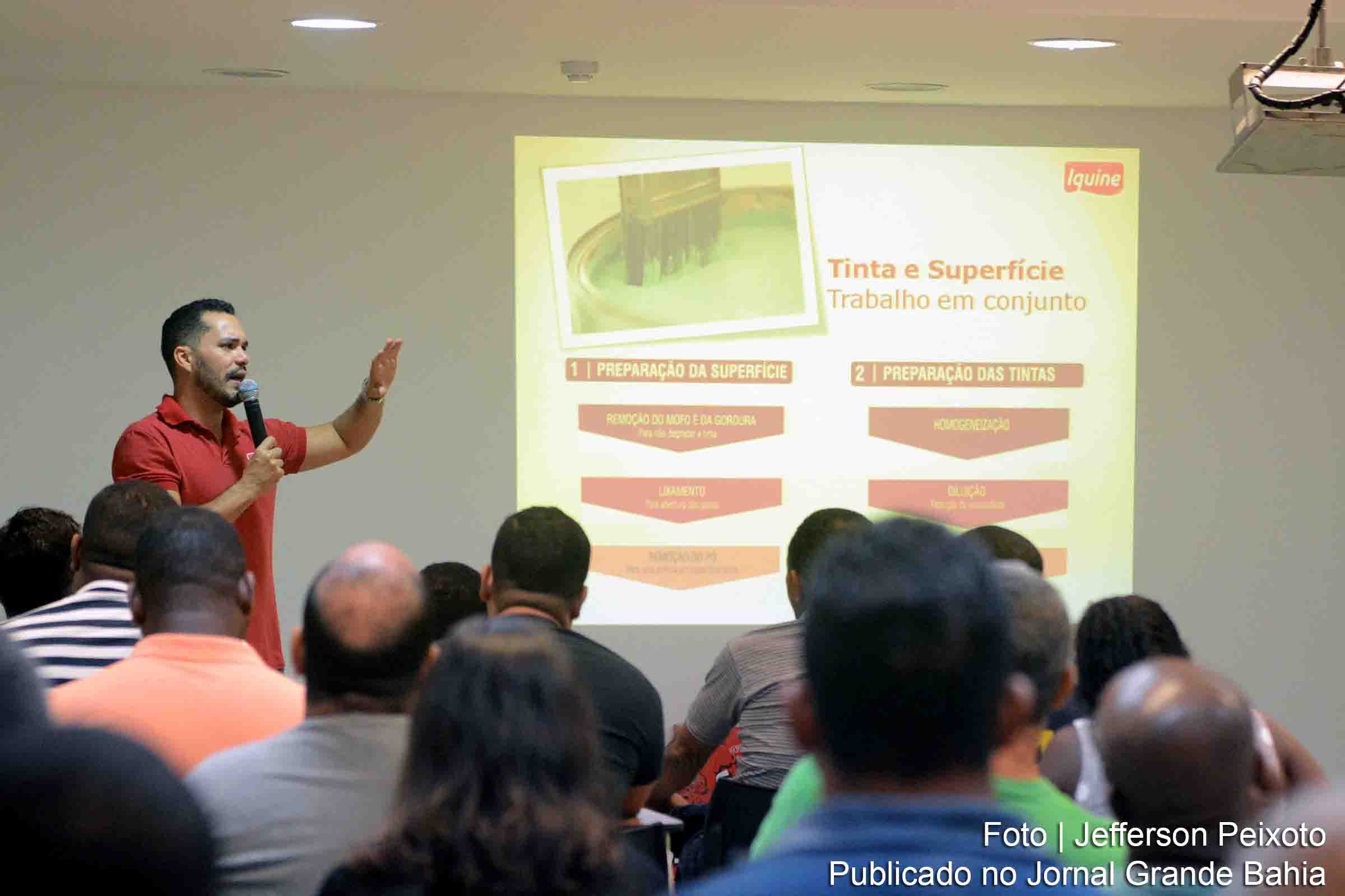 Qualificação profissional do SIMM.