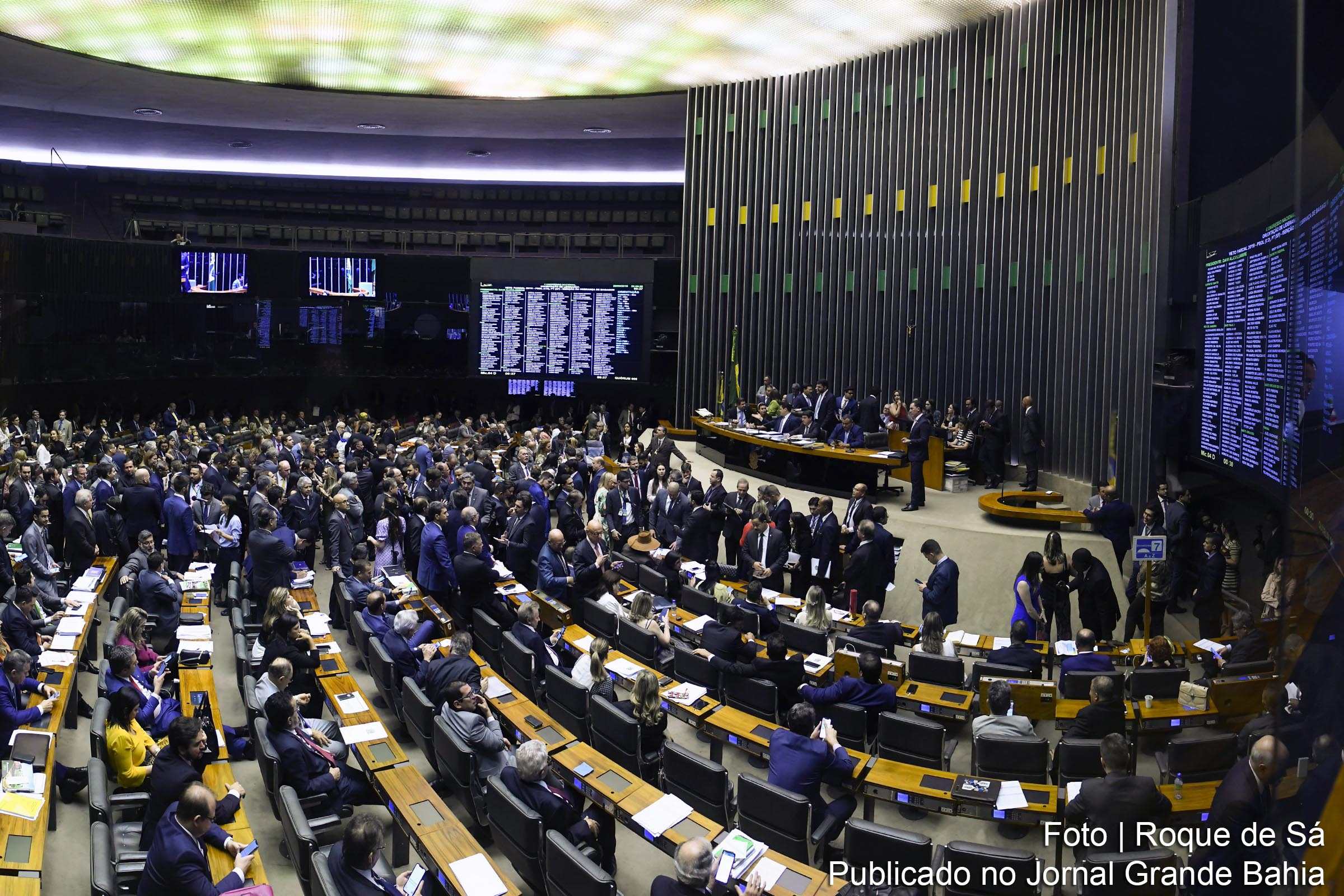 Congresso Nacional promulga emenda que divide com estados e municípios o resultado de leilões do pré-sal