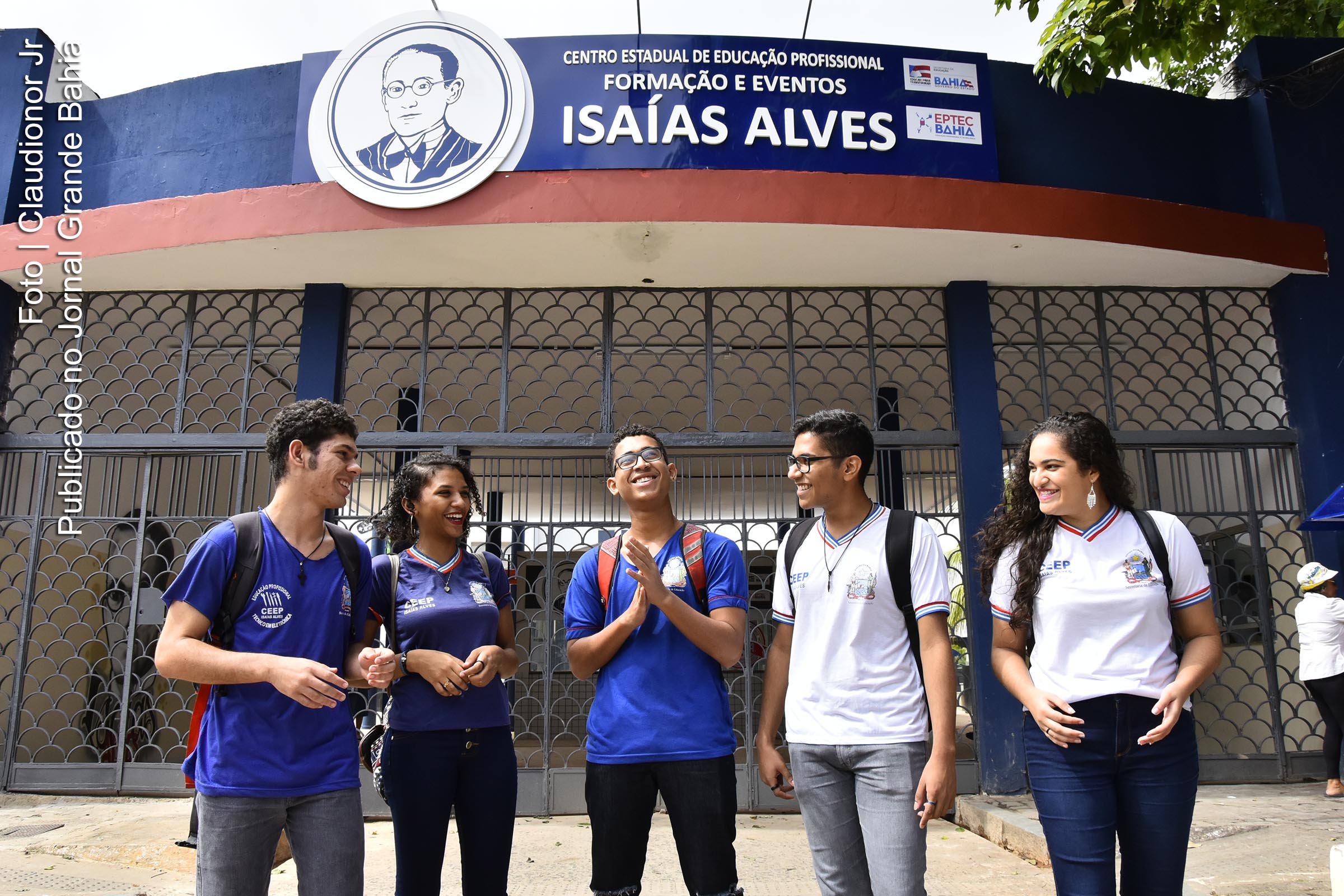 Alunos das redes estadual e municipal da Bahia passam por avaliação de provas de português e matemática.