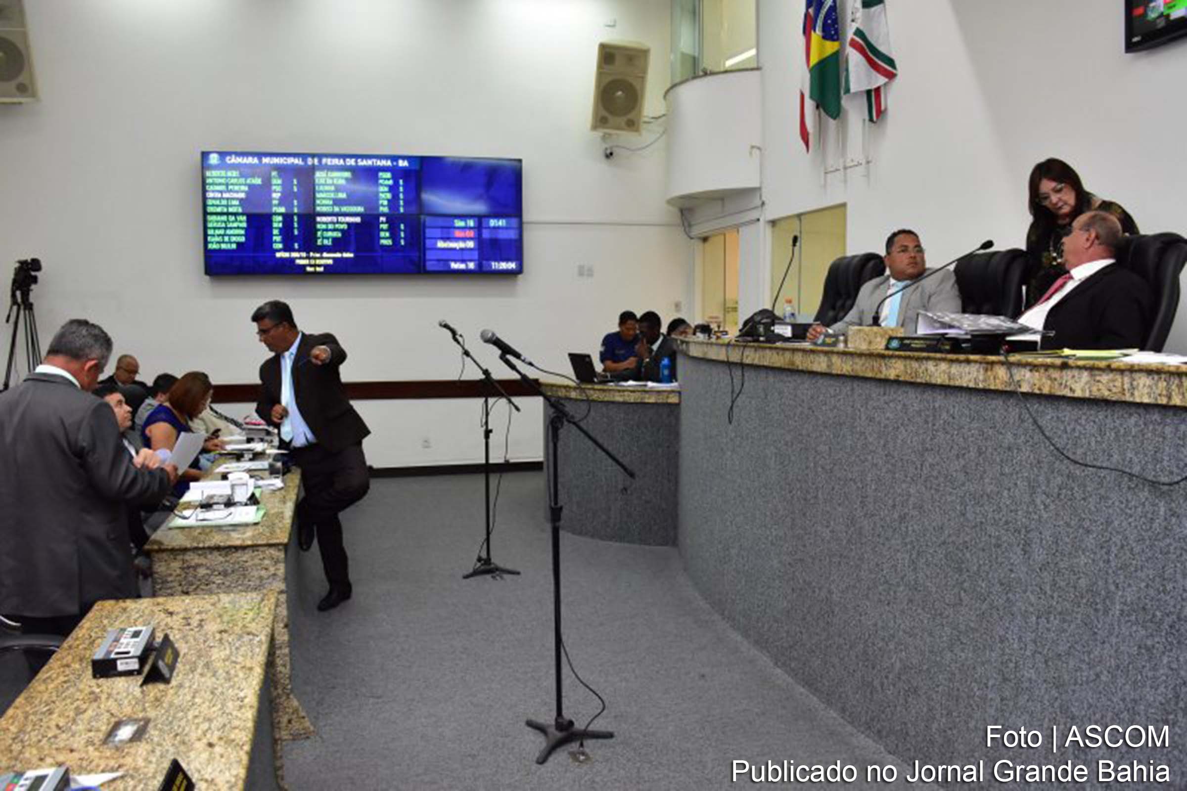 Câmara Municipal de Feira de Santana aprovou, em segunda discussão e por maioria dos presentes, o substitutivo ao Projeto de Lei Complementar de nº 004/2019, de autoria do Poder Executivo Municipal.