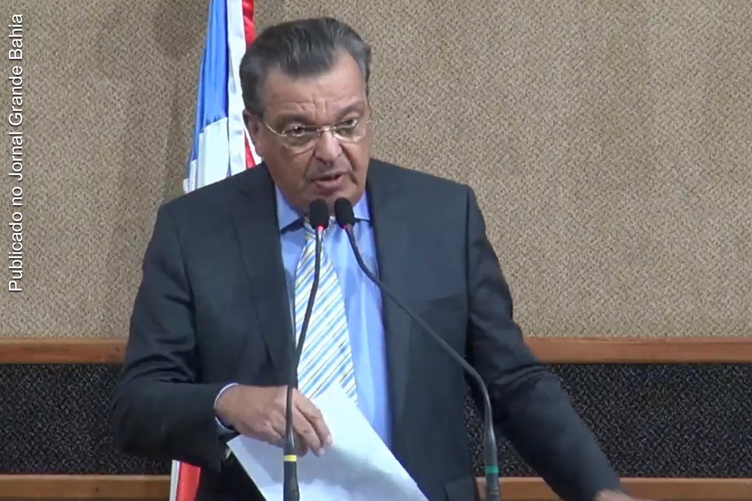 ALBA: Deputado Targino Machado contesta matéria do Jornal Tribuna da Bahia; Deputado Rosemberg Pinto elogia desempenho do parlamentar