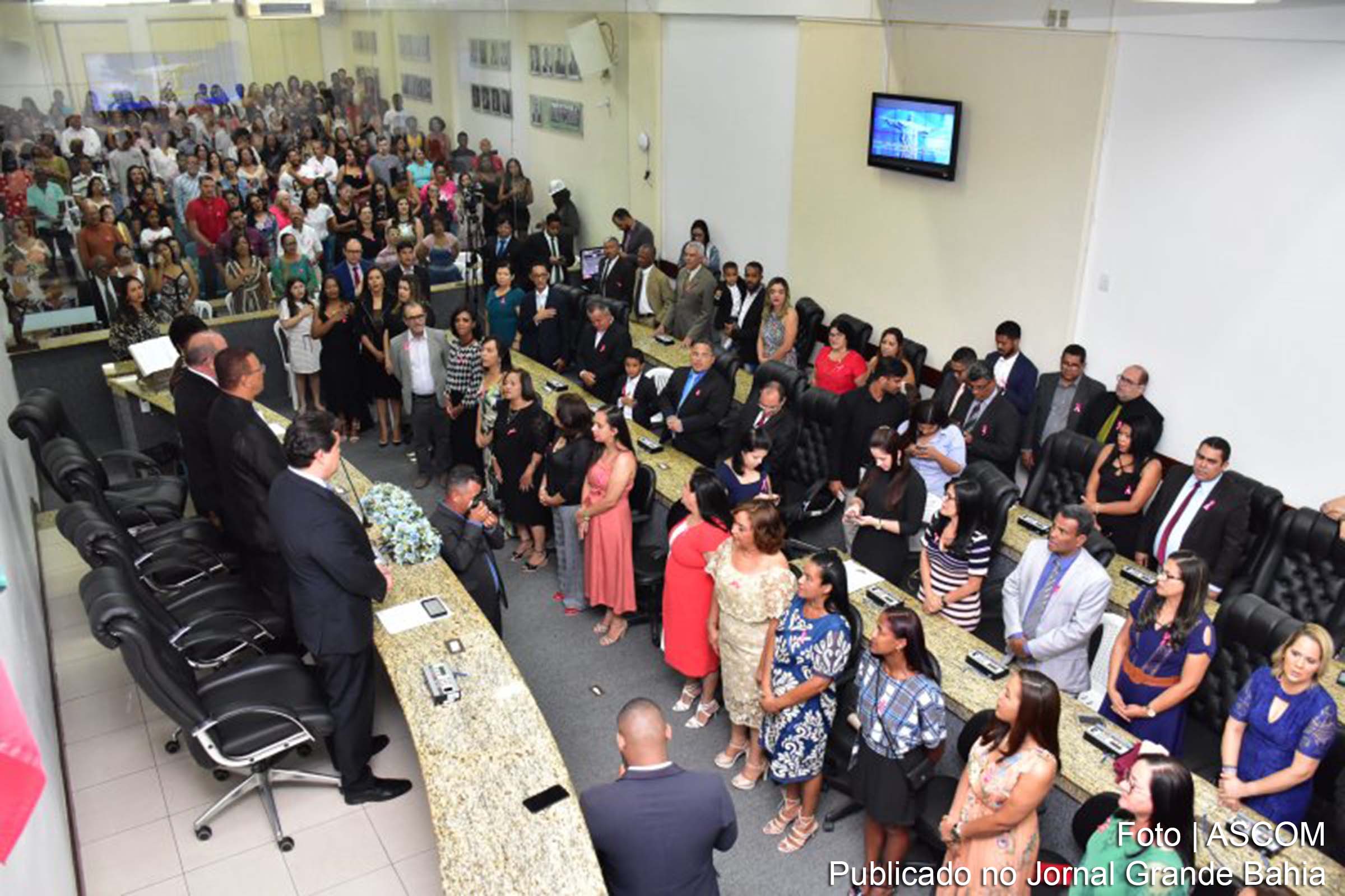 Dia do Professor comemorado com sessão solene.