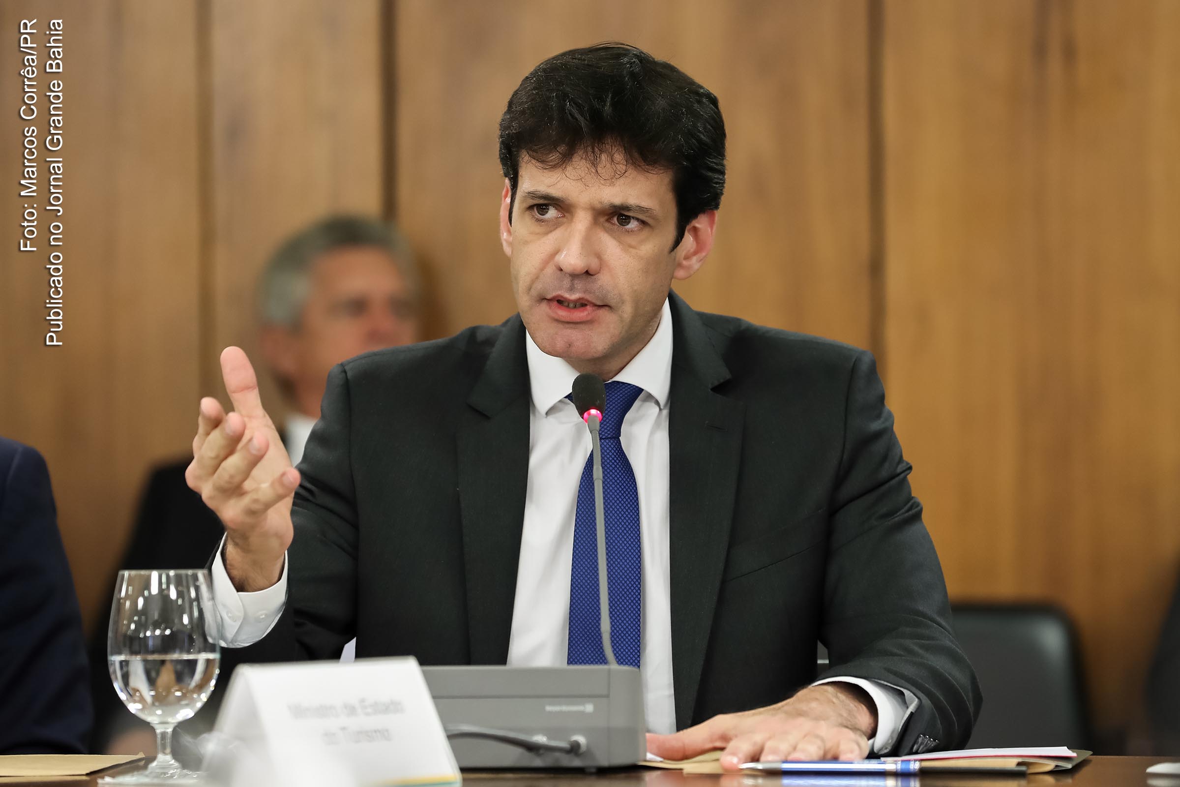 Ministério Público apresenta denúncia por desvios do fundo eleitoral contra Marcelo Álvaro Antônio, membro do PSL e ministro do Governo Bolsonaro