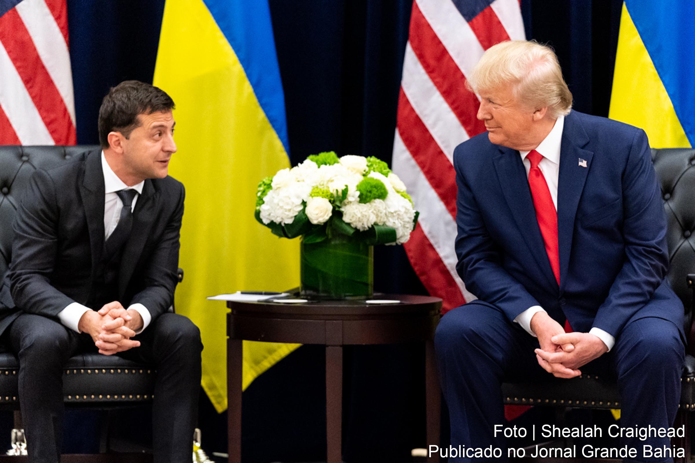 O presidente Donald J. Trump participa de uma reunião bilateral com o presidente da Ucrânia Volodymyr Zalensky na quarta-feira, 25 de setembro de 2019, no InterContinental New York Barclay, em Nova York.
