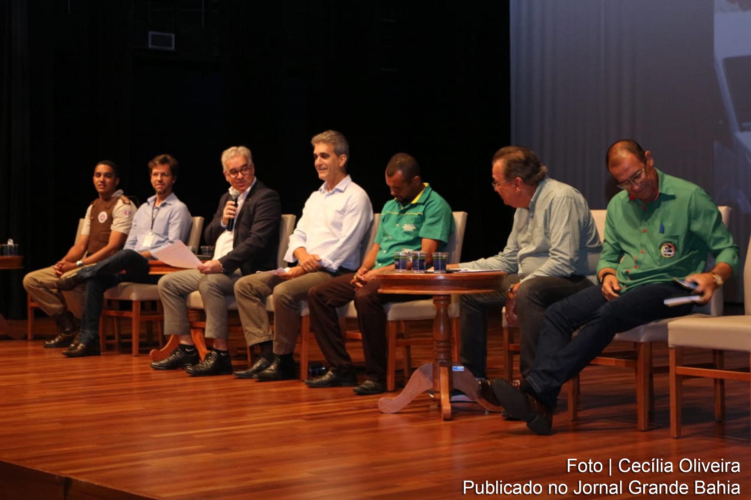 Audiência pública em Feira de Santana debateu regularização do transporte complementar do Portal do Sertão.