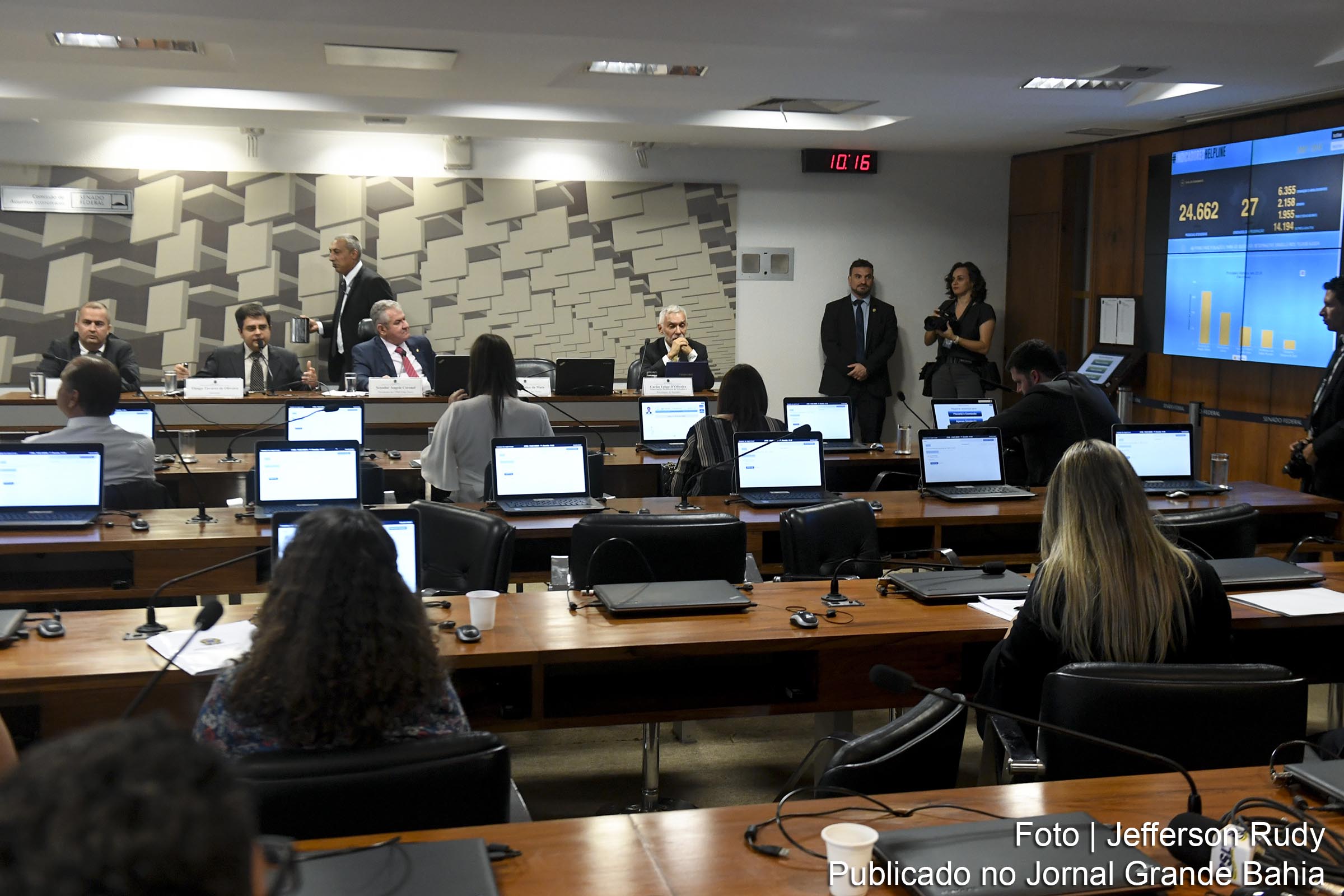 Comissão Parlamentar Mista de Inquérito investiga Fake News.