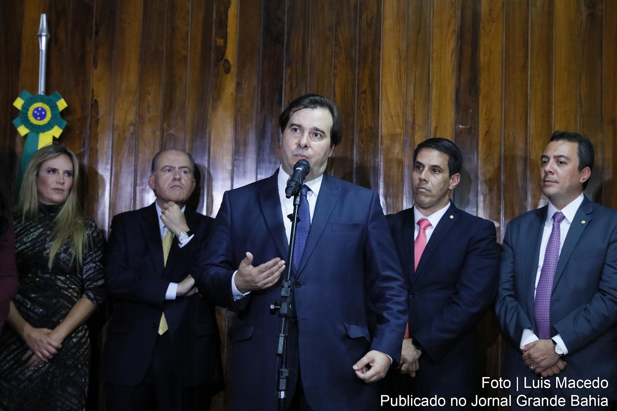 Em lançamento da Frente Parlamentar da Radiodifusão, deputado Rodrigo Maia diz que empresas de comunicação podem ajudar a combater as fake news.