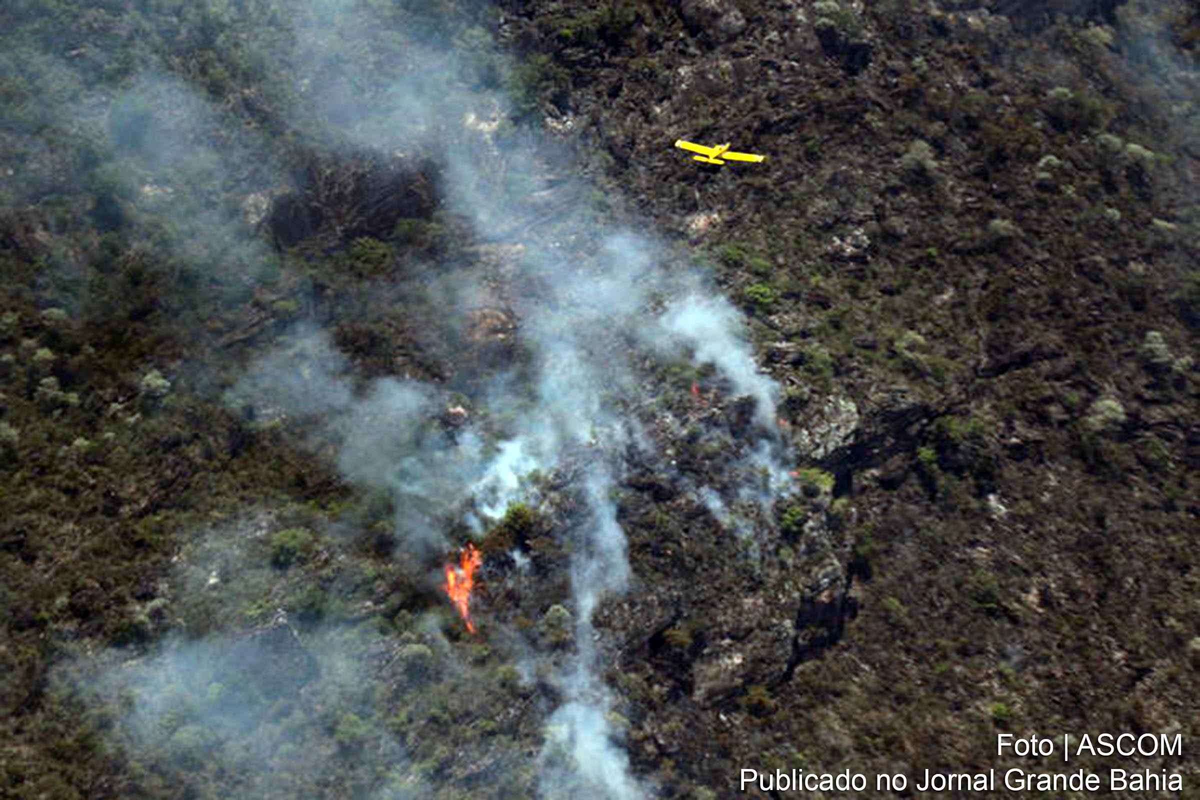 Incêndios na Chapada Diamantina são combatidos.