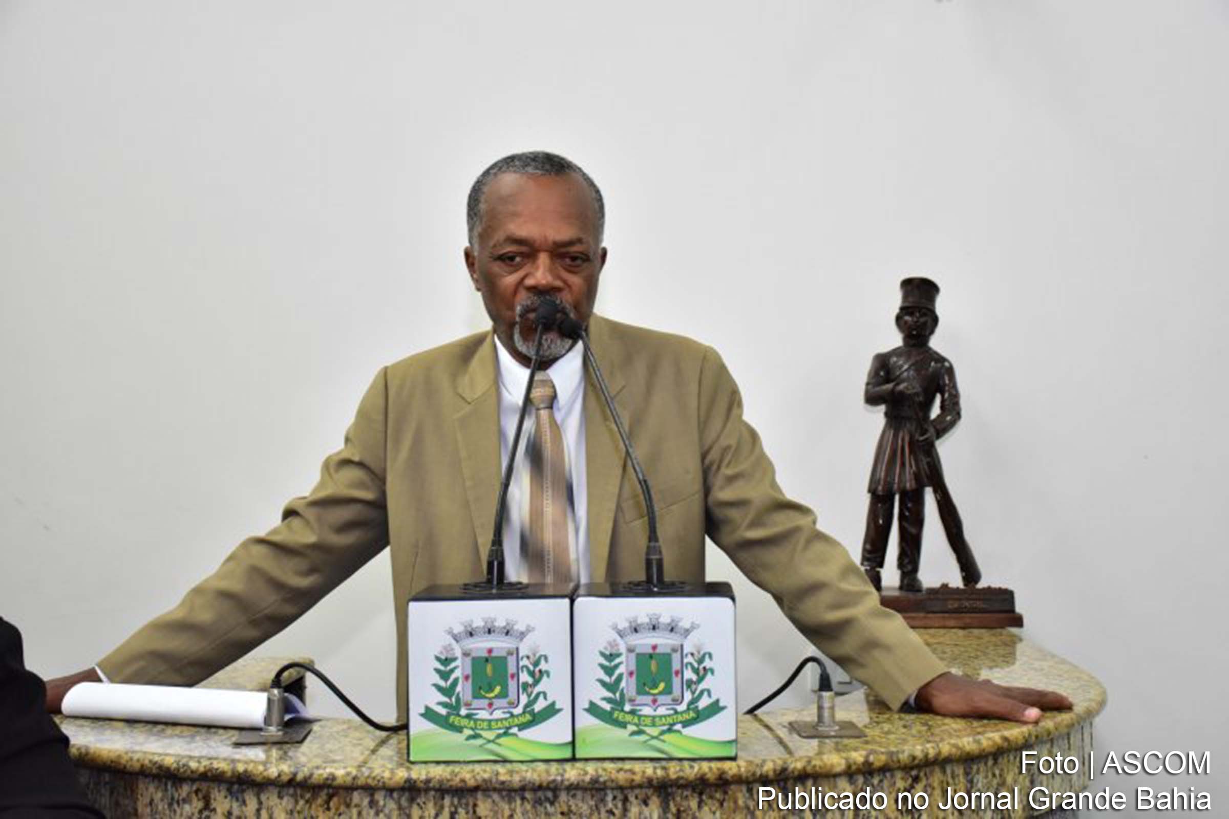 João dos Santos (João Bililiu): sempre vou bater nesta tribuna em quem está errado. Ontem ‘bati’ nas blitze arbitrárias do Estado e hoje vou ‘bater’ na SMT. Esse superintendente está fazendo uma administração a Deus dará.