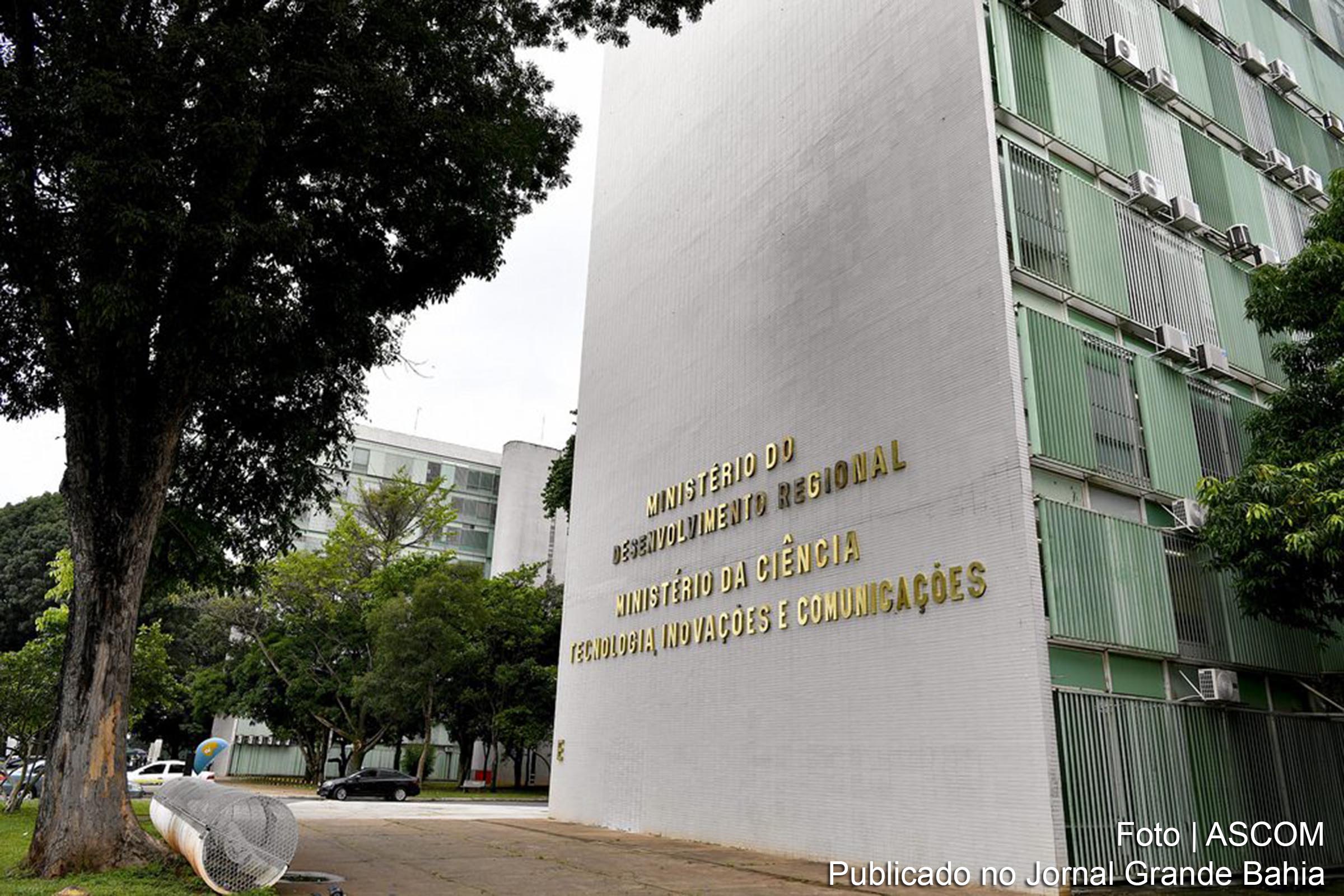 Membros do Governo da Bahia buscam liberação de emendas em Ministérios.