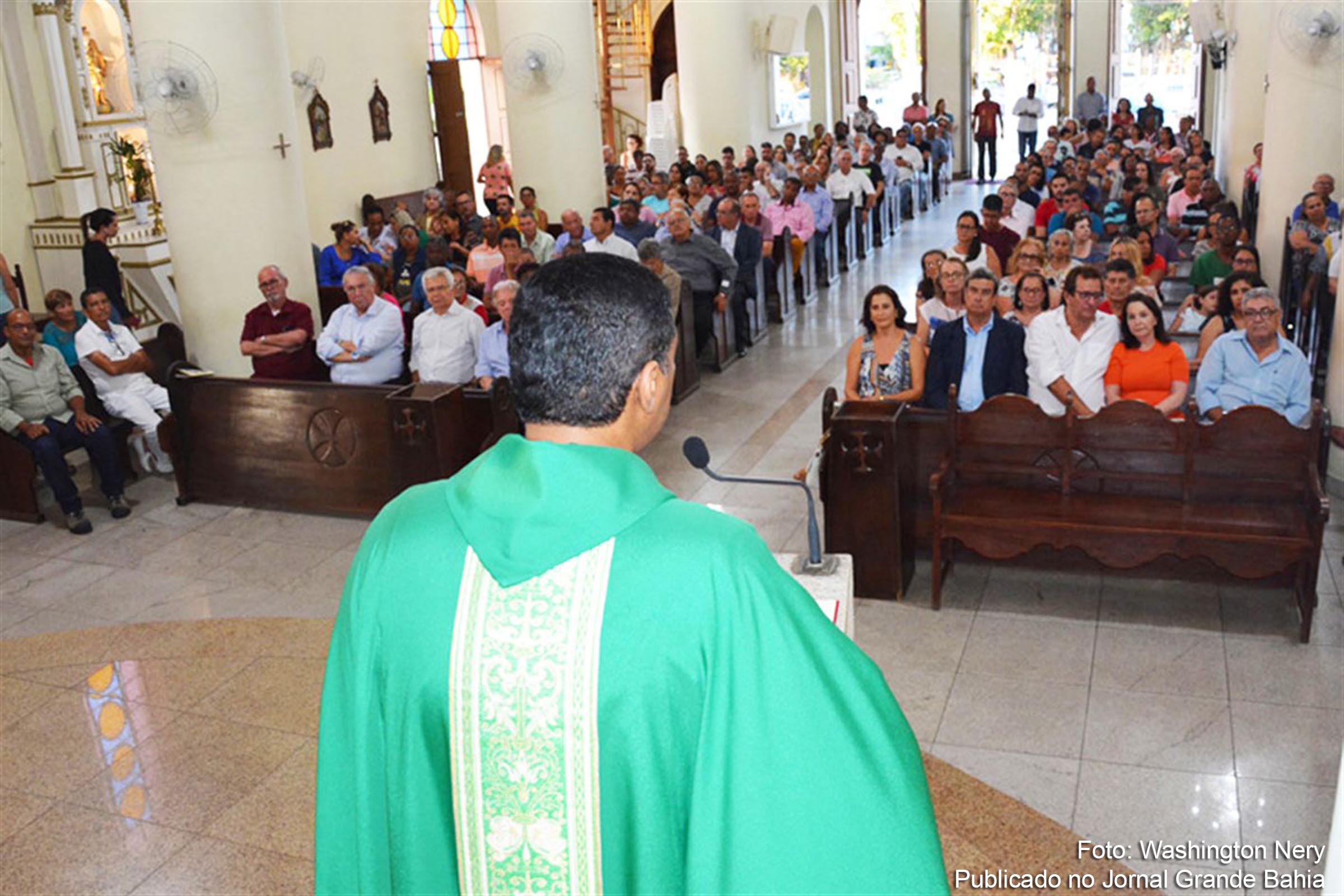 Missa em memória do ex-prefeito Colbert Martins da Silva.