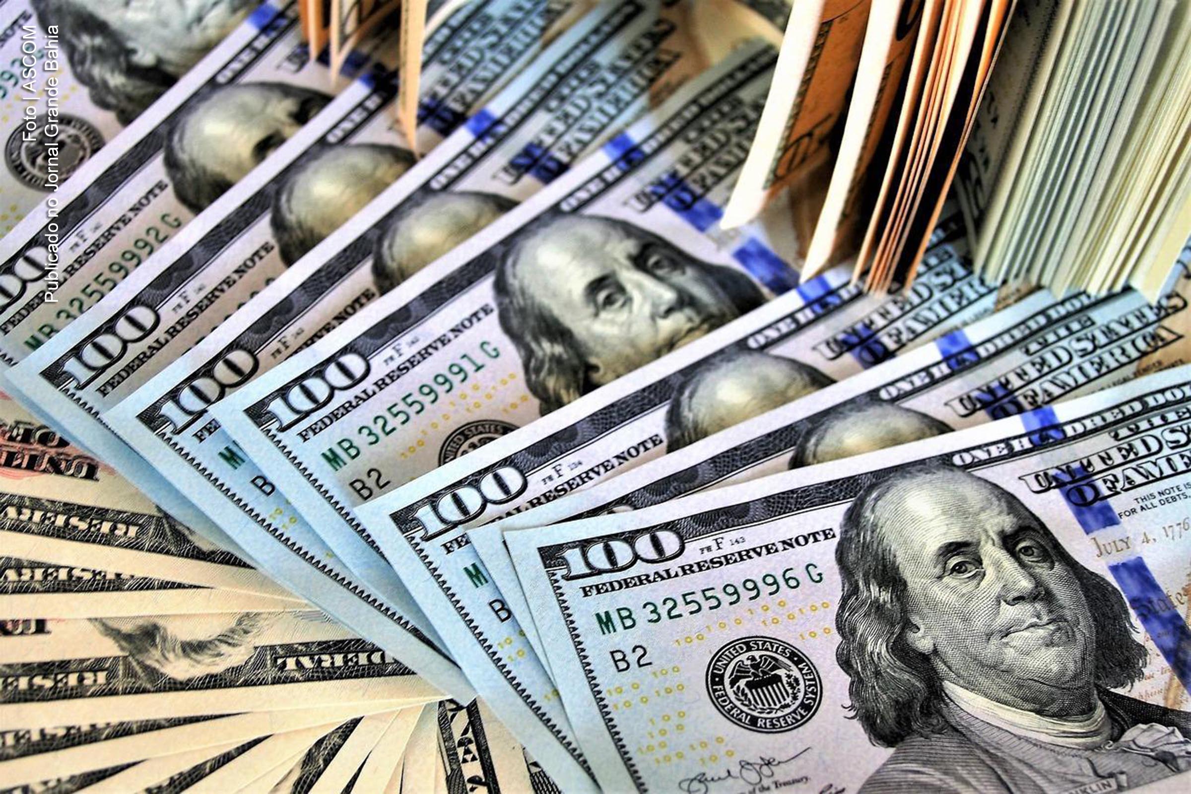 Notas de dólar.