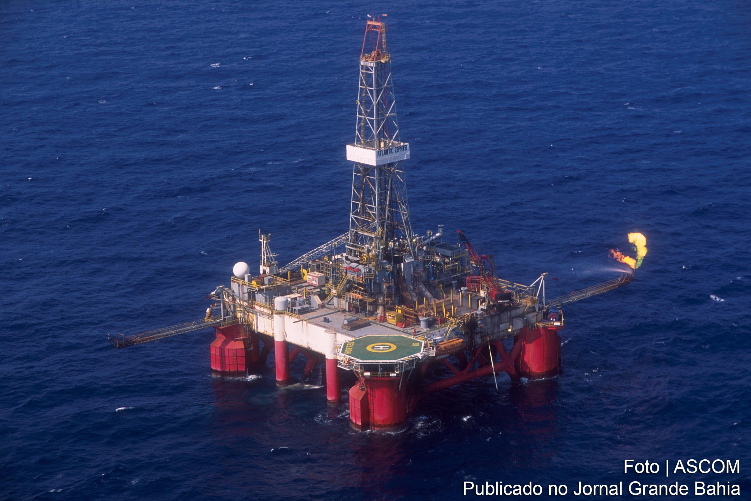 Plataforma de petróleo offshore.