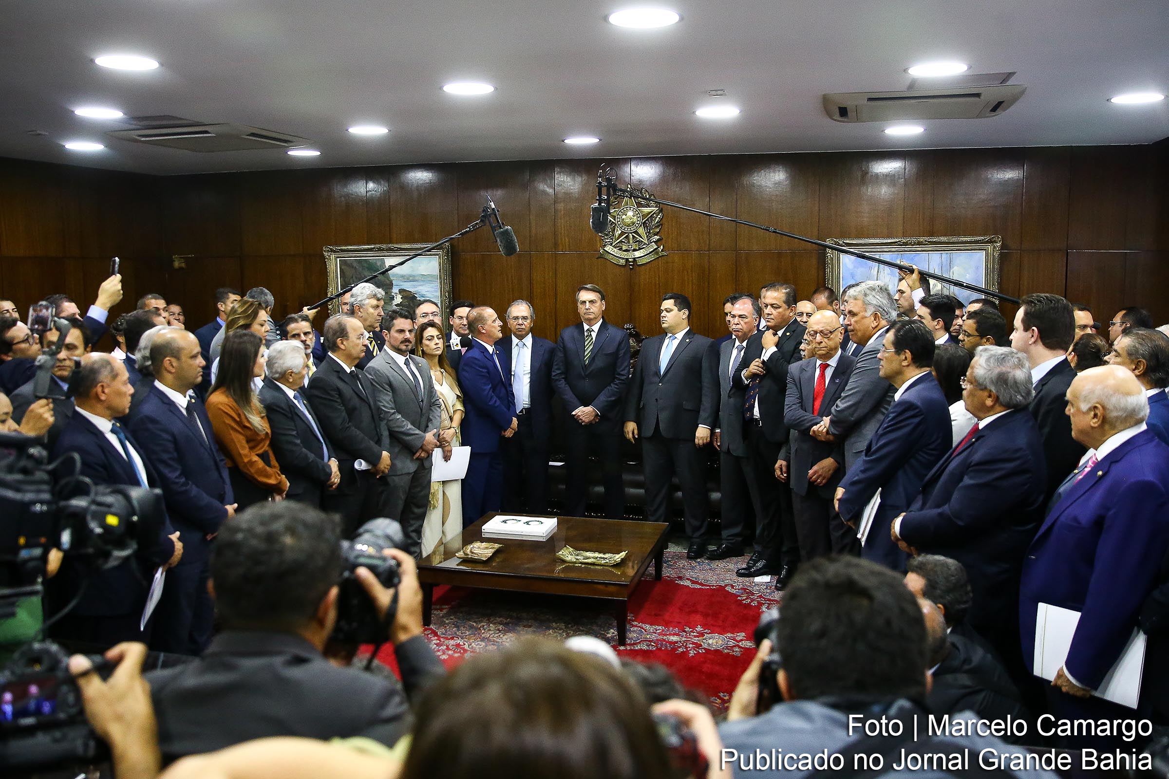 Novo pacto federativo poderá transferir até R$ 500 milhões a estados, diz Governo Bolsonaro; Proposta neoliberal retira direitos de servidores